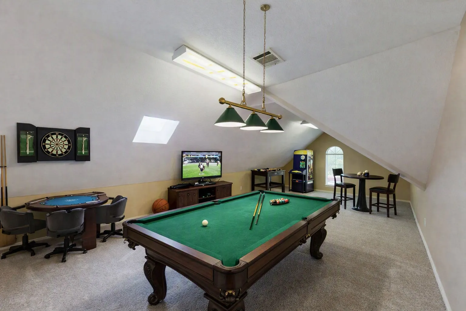 Single Family Residence For Sale in Tarrant County , 7525 Brentwood Court, North Richland Hills, Texas 76182, 4 Bedroom, 3 Bathroom, 2 Garage spaces, 2,541 Sqft, built in 1991, mls#21350190, Real Estate Agent in North Richland Hills, Homes For Sale in Tarrant county, Homes For Sale in North Richland Hills, Realtor in North Richland Hills Texas, Real Estate Brokerage Independent Realty Texas, Luminita Cordes Realtor