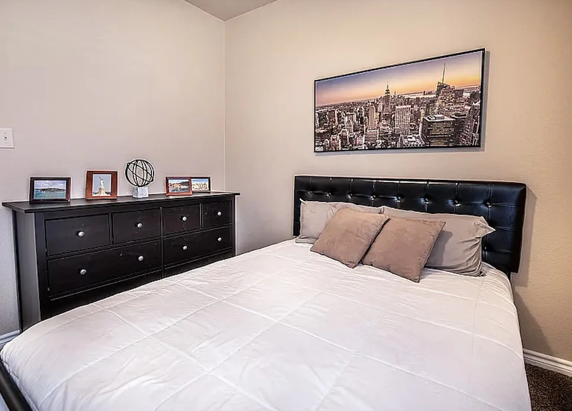 Single Family Residence For Sale in Denton County , 8800 Deadwood Lane, Aubrey, Texas 76227, 3 Bedroom, 2 Bathroom, 2 Garage spaces, 1,407 Sqft, built in 2016, mls#21349160, Real Estate Agent in Aubrey, Homes For Sale in Denton county, Homes For Sale in Aubrey, Realtor in Aubrey Texas, Real Estate Brokerage Independent Realty Texas, Luminita Cordes Realtor