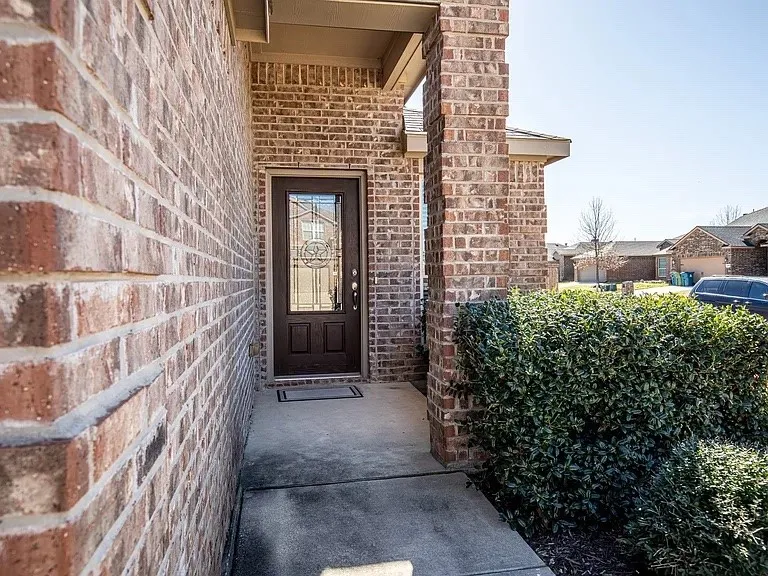 Single Family Residence For Sale in Denton County , 8800 Deadwood Lane, Aubrey, Texas 76227, 3 Bedroom, 2 Bathroom, 2 Garage spaces, 1,407 Sqft, built in 2016, mls#21349160, Real Estate Agent in Aubrey, Homes For Sale in Denton county, Homes For Sale in Aubrey, Realtor in Aubrey Texas, Real Estate Brokerage Independent Realty Texas, Luminita Cordes Realtor