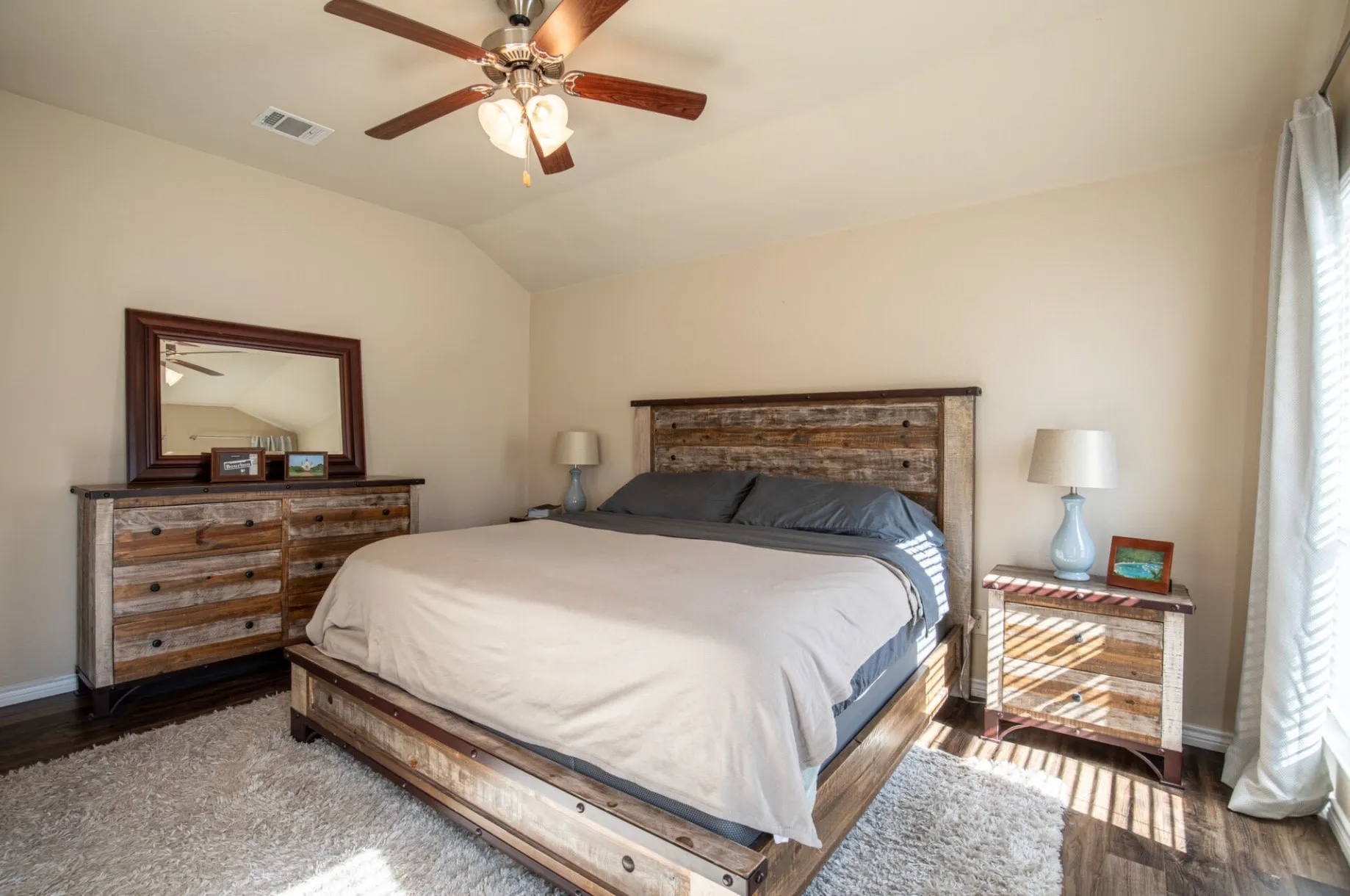 Single Family Residence For Sale in Denton County , 8800 Deadwood Lane, Aubrey, Texas 76227, 3 Bedroom, 2 Bathroom, 2 Garage spaces, 1,407 Sqft, built in 2016, mls#21349160, Real Estate Agent in Aubrey, Homes For Sale in Denton county, Homes For Sale in Aubrey, Realtor in Aubrey Texas, Real Estate Brokerage Independent Realty Texas, Luminita Cordes Realtor