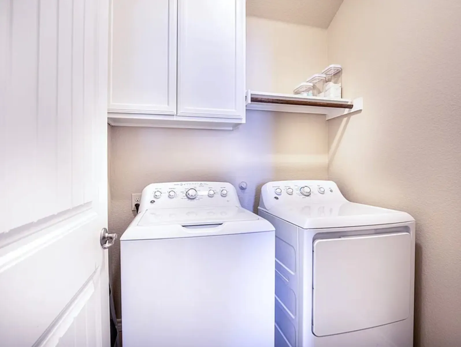 Single Family Residence For Sale in Denton County , 8800 Deadwood Lane, Aubrey, Texas 76227, 3 Bedroom, 2 Bathroom, 2 Garage spaces, 1,407 Sqft, built in 2016, mls#21349160, Real Estate Agent in Aubrey, Homes For Sale in Denton county, Homes For Sale in Aubrey, Realtor in Aubrey Texas, Real Estate Brokerage Independent Realty Texas, Luminita Cordes Realtor