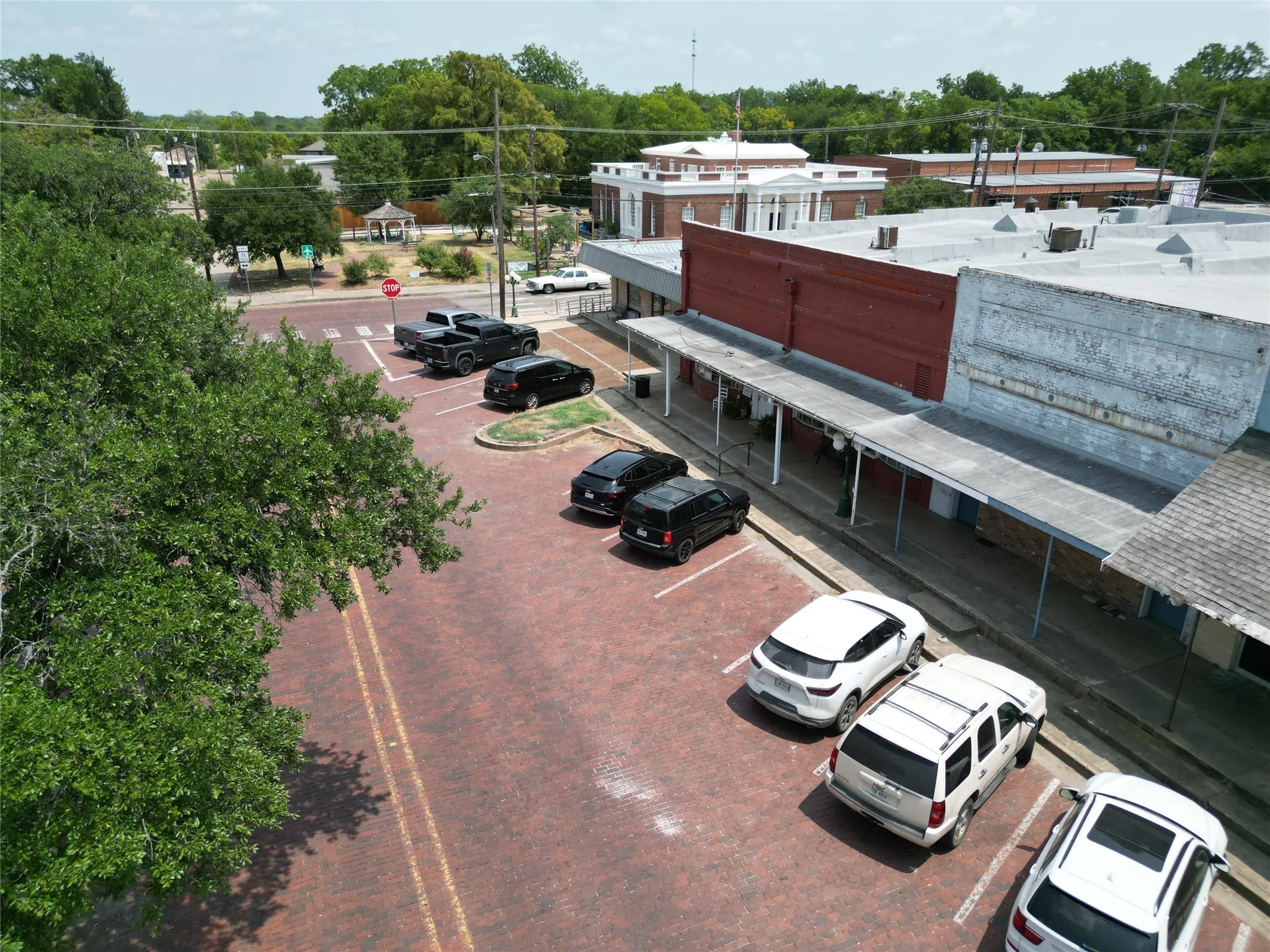 Business For Sale in Hunt County , 1113 Main Street, Commerce, Texas 75428, 0, 0, Garage spaces, 0 Sqft, built in 1920, mls#21348657, Real Estate Agent in Commerce, Homes For Sale in Hunt county, Homes For Sale in Commerce, Realtor in Commerce Texas, Real Estate Brokerage Independent Realty Texas, Luminita Cordes Realtor