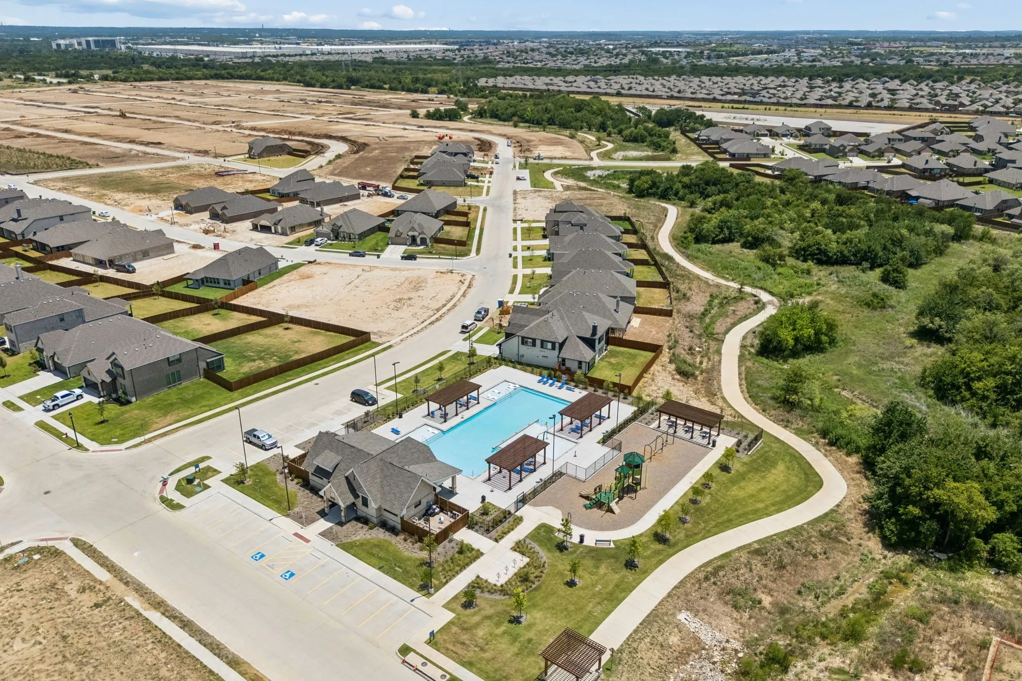 Single Family Residence For Sale in Tarrant County , 1005 Longbow Lane, Crowley, Texas 76036, 3 Bedroom, 3 Bathroom, 2 Garage spaces, 2,534 Sqft, built in 2022, mls#21350461, Real Estate Agent in Crowley, Homes For Sale in Tarrant county, Homes For Sale in Crowley, Realtor in Crowley Texas, Real Estate Brokerage Independent Realty Texas, Luminita Cordes Realtor