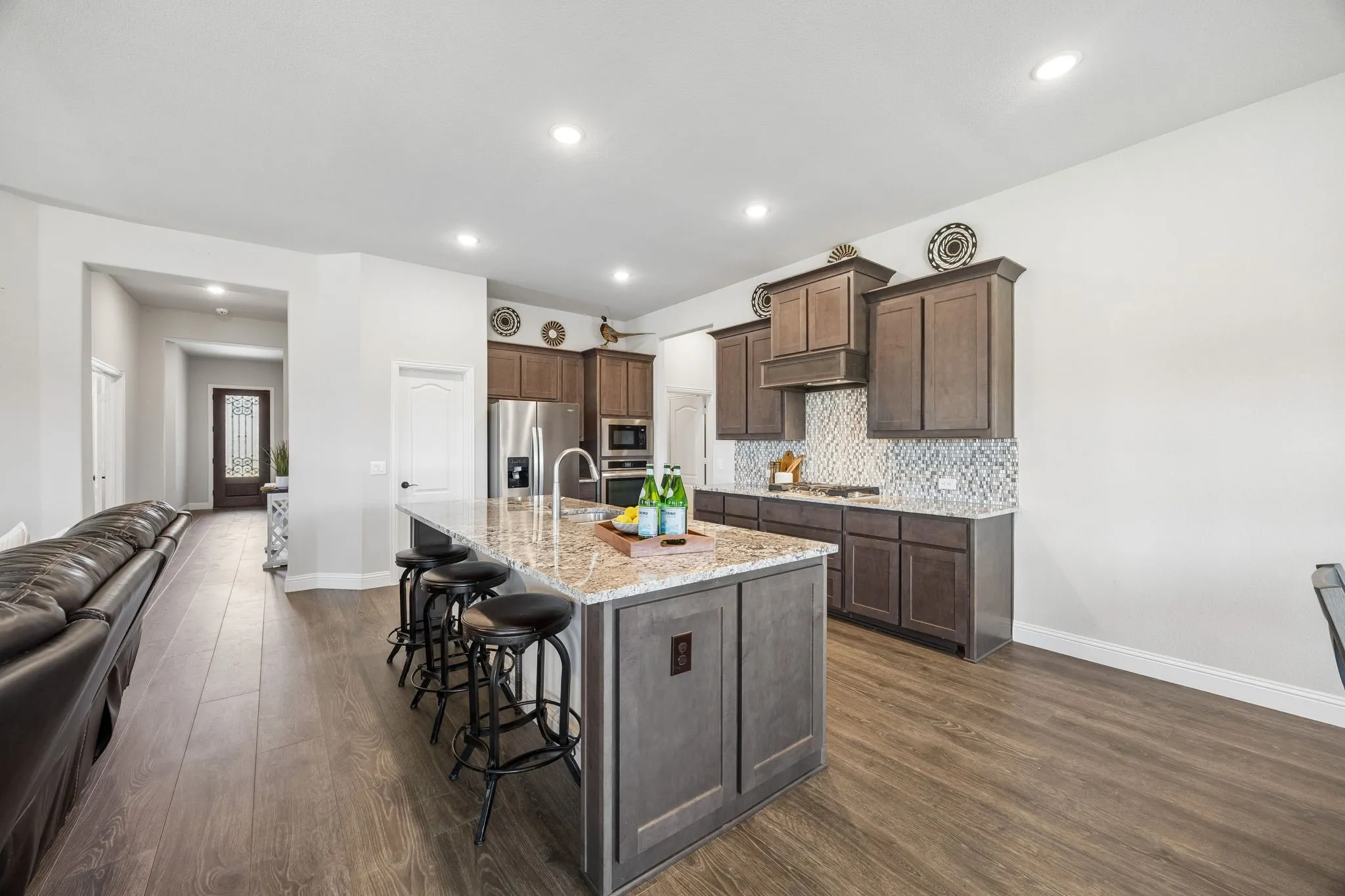 Single Family Residence For Sale in Tarrant County , 1005 Longbow Lane, Crowley, Texas 76036, 3 Bedroom, 3 Bathroom, 2 Garage spaces, 2,534 Sqft, built in 2022, mls#21350461, Real Estate Agent in Crowley, Homes For Sale in Tarrant county, Homes For Sale in Crowley, Realtor in Crowley Texas, Real Estate Brokerage Independent Realty Texas, Luminita Cordes Realtor