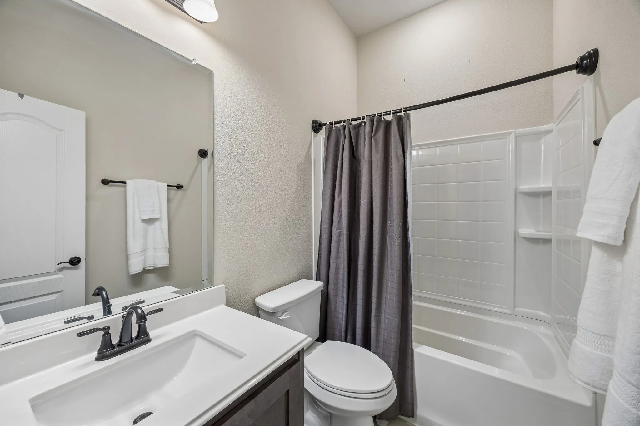 Single Family Residence For Sale in Tarrant County , 1005 Longbow Lane, Crowley, Texas 76036, 3 Bedroom, 3 Bathroom, 2 Garage spaces, 2,534 Sqft, built in 2022, mls#21350461, Real Estate Agent in Crowley, Homes For Sale in Tarrant county, Homes For Sale in Crowley, Realtor in Crowley Texas, Real Estate Brokerage Independent Realty Texas, Luminita Cordes Realtor