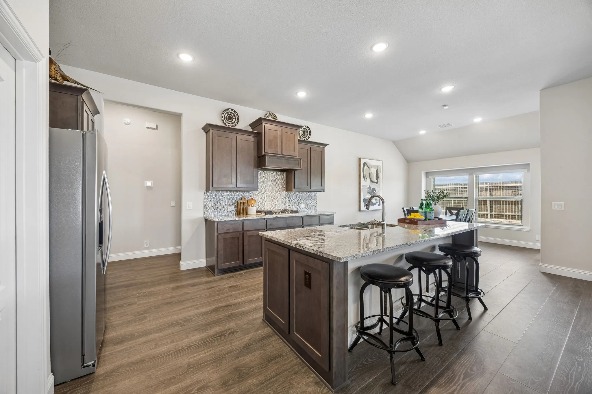 Single Family Residence For Sale in Tarrant County , 1005 Longbow Lane, Crowley, Texas 76036, 3 Bedroom, 3 Bathroom, 2 Garage spaces, 2,534 Sqft, built in 2022, mls#21350461, Real Estate Agent in Crowley, Homes For Sale in Tarrant county, Homes For Sale in Crowley, Realtor in Crowley Texas, Real Estate Brokerage Independent Realty Texas, Luminita Cordes Realtor