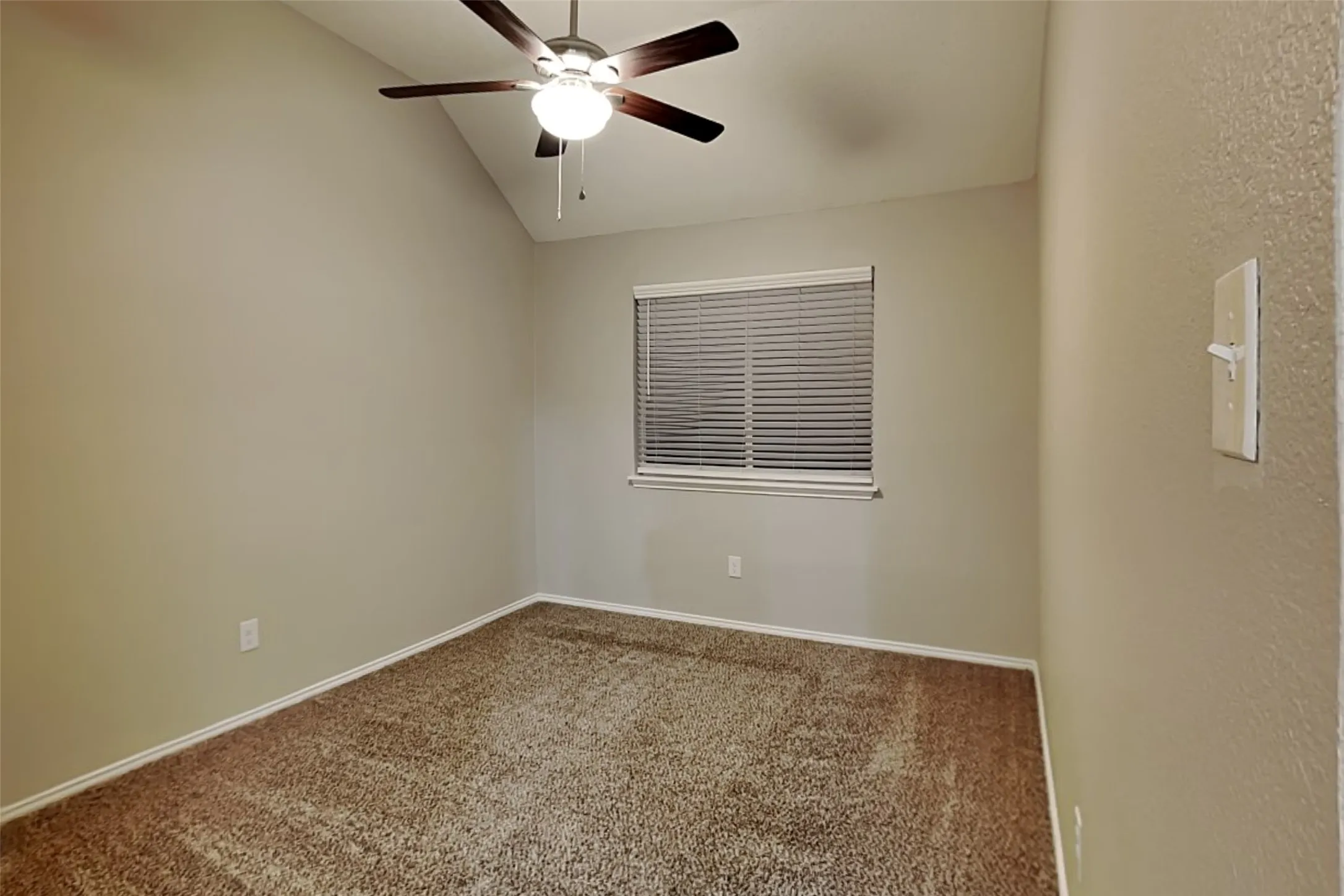Single Family Residence For Rent in Collin County , 6704 Catalpa Trail, Plano, Texas 75023, 4 Bedroom, 3 Bathroom, 2 Garage spaces, 2,535 Sqft, built in 1991, mls#21351003, Real Estate Agent in Plano, Homes For Rent in Collin county, Homes For Rent in Plano, Realtor in Plano Texas, Real Estate Brokerage Independent Realty Texas, Luminita Cordes Realtor