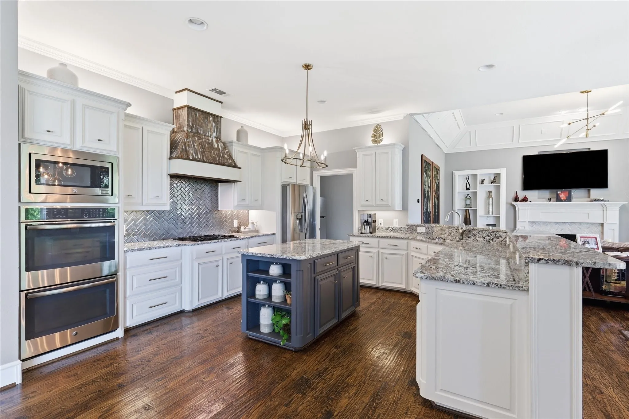 Single Family Residence For Sale in Denton County , 2801 Timber Crest Lane, Highland Village, Texas 75077, 4 Bedroom, 4 Bathroom, 3 Garage spaces, 3,523 Sqft, built in 1998, mls#21349799, Real Estate Agent in Highland Village, Homes For Sale in Denton county, Homes For Sale in Highland Village, Realtor in Highland Village Texas, Real Estate Brokerage Independent Realty Texas, Luminita Cordes Realtor