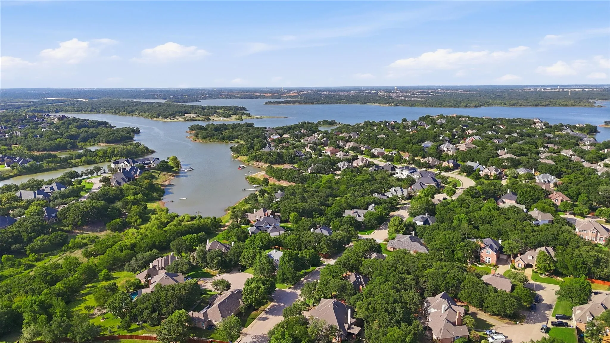 Single Family Residence For Sale in Denton County , 2801 Timber Crest Lane, Highland Village, Texas 75077, 4 Bedroom, 4 Bathroom, 3 Garage spaces, 3,523 Sqft, built in 1998, mls#21349799, Real Estate Agent in Highland Village, Homes For Sale in Denton county, Homes For Sale in Highland Village, Realtor in Highland Village Texas, Real Estate Brokerage Independent Realty Texas, Luminita Cordes Realtor