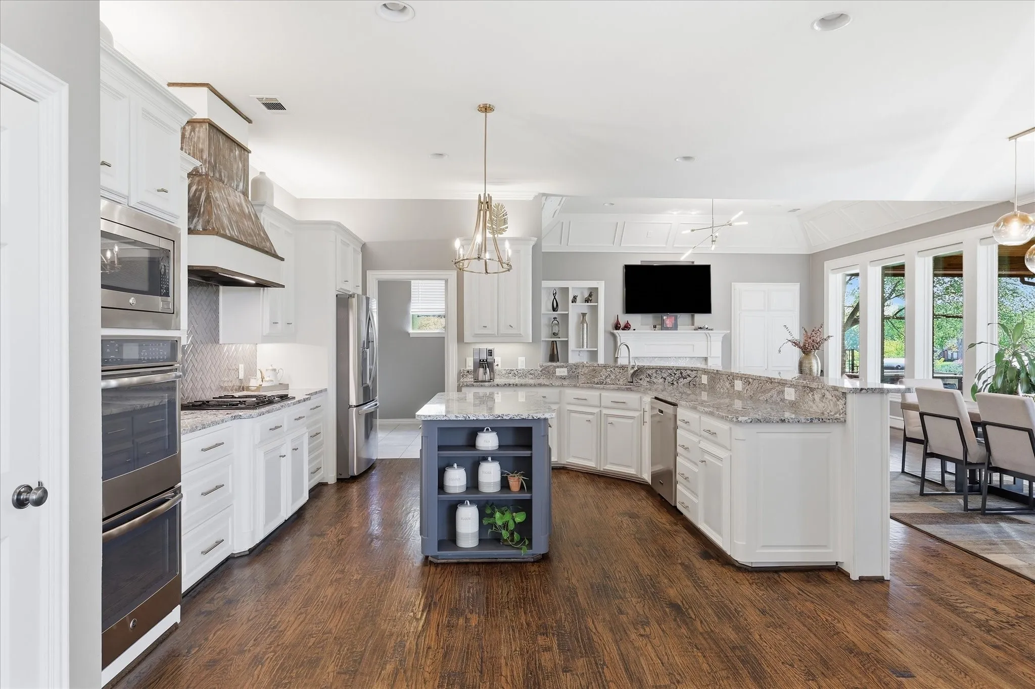 Single Family Residence For Sale in Denton County , 2801 Timber Crest Lane, Highland Village, Texas 75077, 4 Bedroom, 4 Bathroom, 3 Garage spaces, 3,523 Sqft, built in 1998, mls#21349799, Real Estate Agent in Highland Village, Homes For Sale in Denton county, Homes For Sale in Highland Village, Realtor in Highland Village Texas, Real Estate Brokerage Independent Realty Texas, Luminita Cordes Realtor