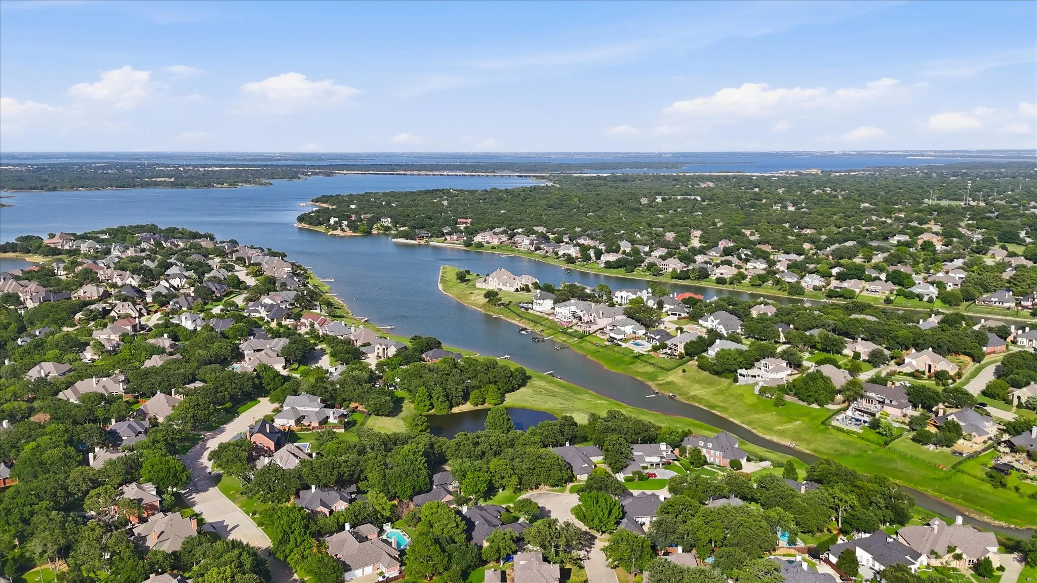 Single Family Residence For Sale in Denton County , 2801 Timber Crest Lane, Highland Village, Texas 75077, 4 Bedroom, 4 Bathroom, 3 Garage spaces, 3,523 Sqft, built in 1998, mls#21349799, Real Estate Agent in Highland Village, Homes For Sale in Denton county, Homes For Sale in Highland Village, Realtor in Highland Village Texas, Real Estate Brokerage Independent Realty Texas, Luminita Cordes Realtor