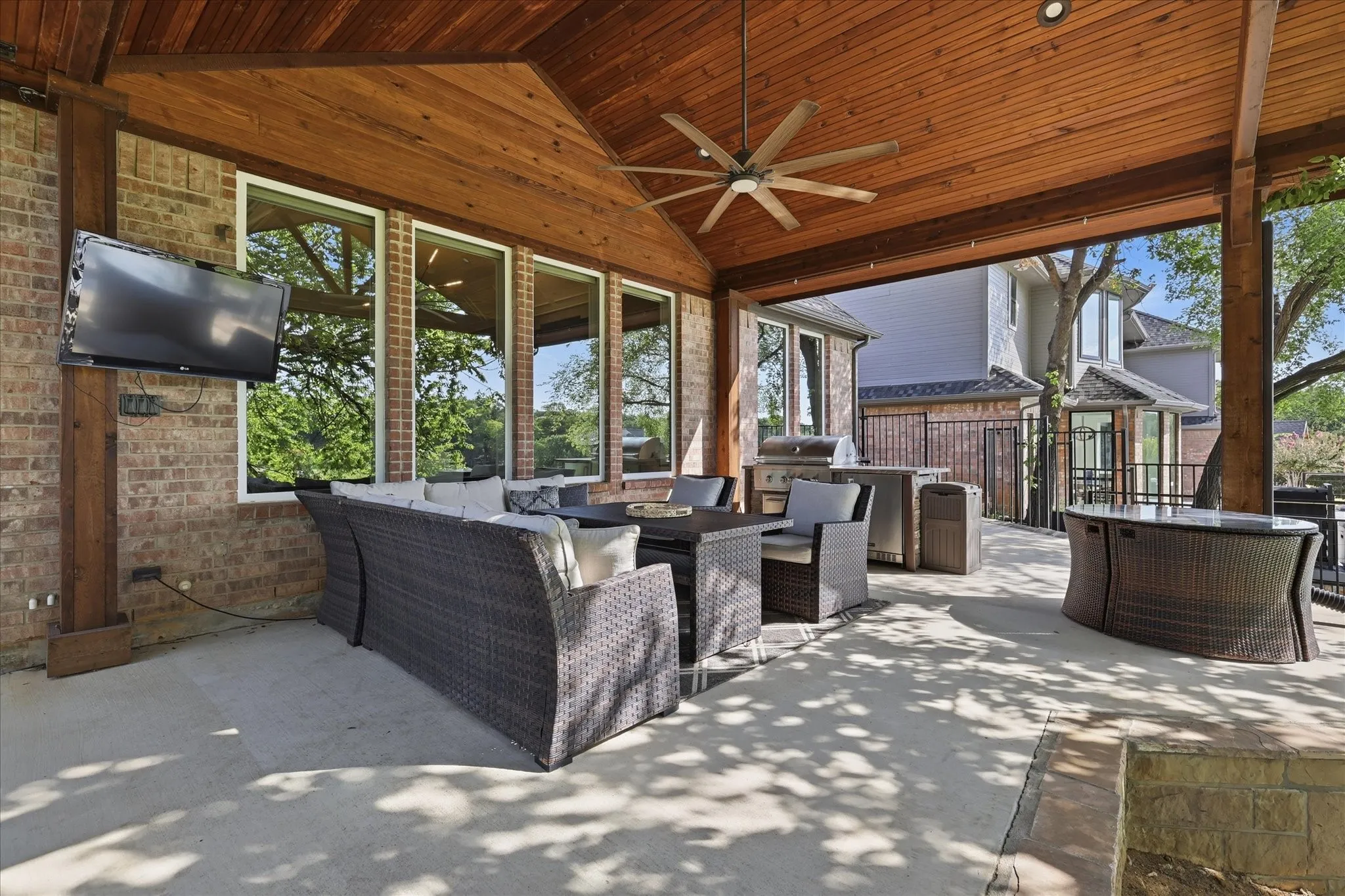 Single Family Residence For Sale in Denton County , 2801 Timber Crest Lane, Highland Village, Texas 75077, 4 Bedroom, 4 Bathroom, 3 Garage spaces, 3,523 Sqft, built in 1998, mls#21349799, Real Estate Agent in Highland Village, Homes For Sale in Denton county, Homes For Sale in Highland Village, Realtor in Highland Village Texas, Real Estate Brokerage Independent Realty Texas, Luminita Cordes Realtor