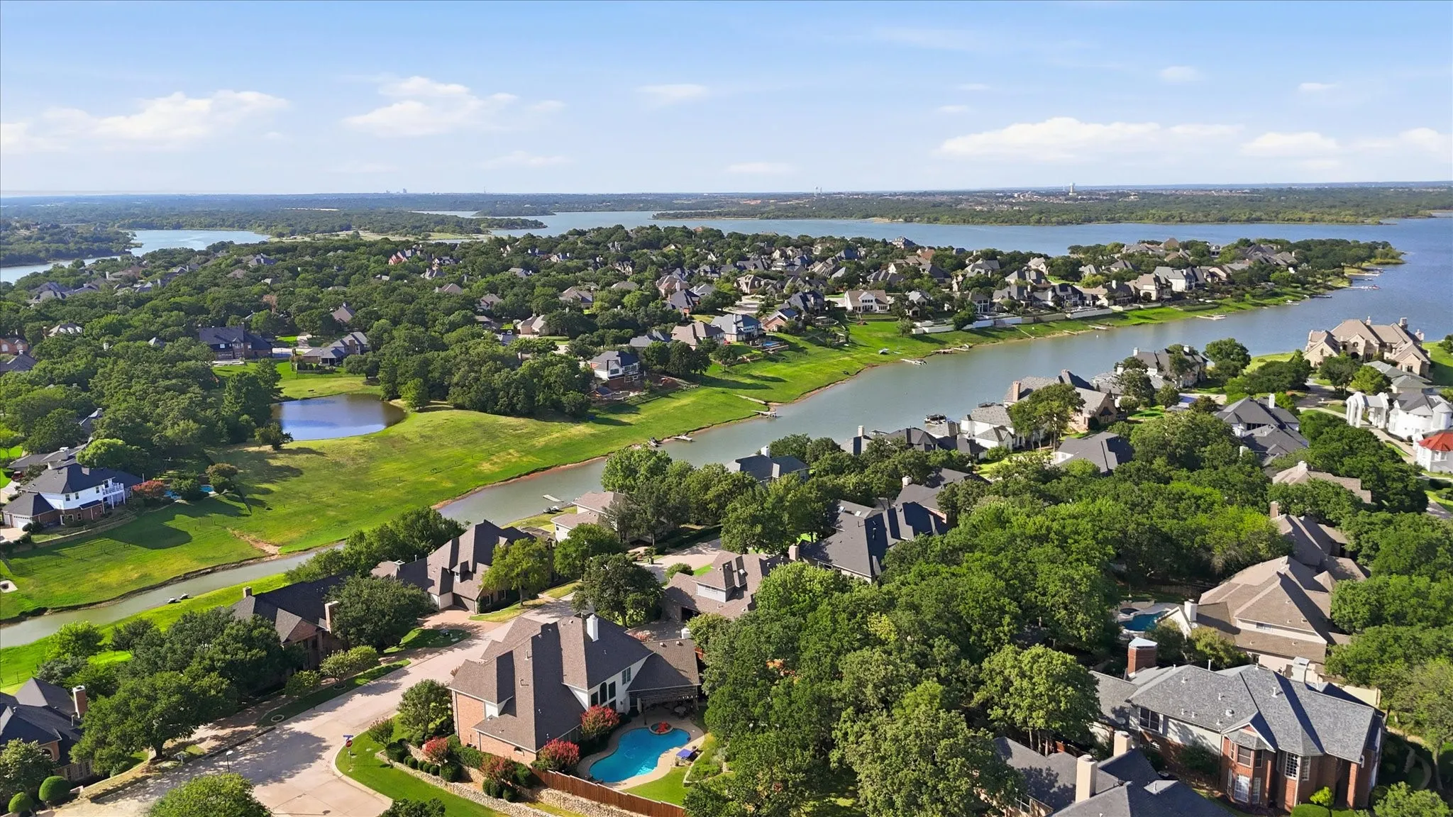 Single Family Residence For Sale in Denton County , 2801 Timber Crest Lane, Highland Village, Texas 75077, 4 Bedroom, 4 Bathroom, 3 Garage spaces, 3,523 Sqft, built in 1998, mls#21349799, Real Estate Agent in Highland Village, Homes For Sale in Denton county, Homes For Sale in Highland Village, Realtor in Highland Village Texas, Real Estate Brokerage Independent Realty Texas, Luminita Cordes Realtor