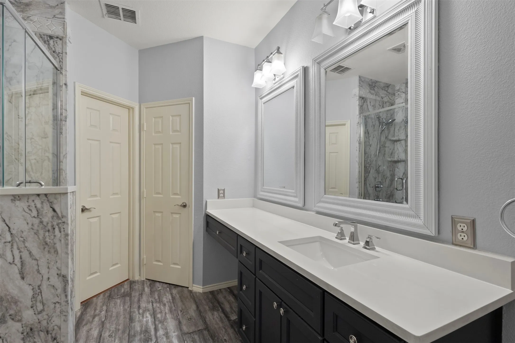 Townhouse For Sale in Collin County , 2949 Jowett Drive, Plano, Texas 75025, 3 Bedroom, 3 Bathroom, 2 Garage spaces, 1,939 Sqft, built in 2002, mls#21332062, Real Estate Agent in Plano, Homes For Sale in Collin county, Homes For Sale in Plano, Realtor in Plano Texas, Real Estate Brokerage Independent Realty Texas, Luminita Cordes Realtor