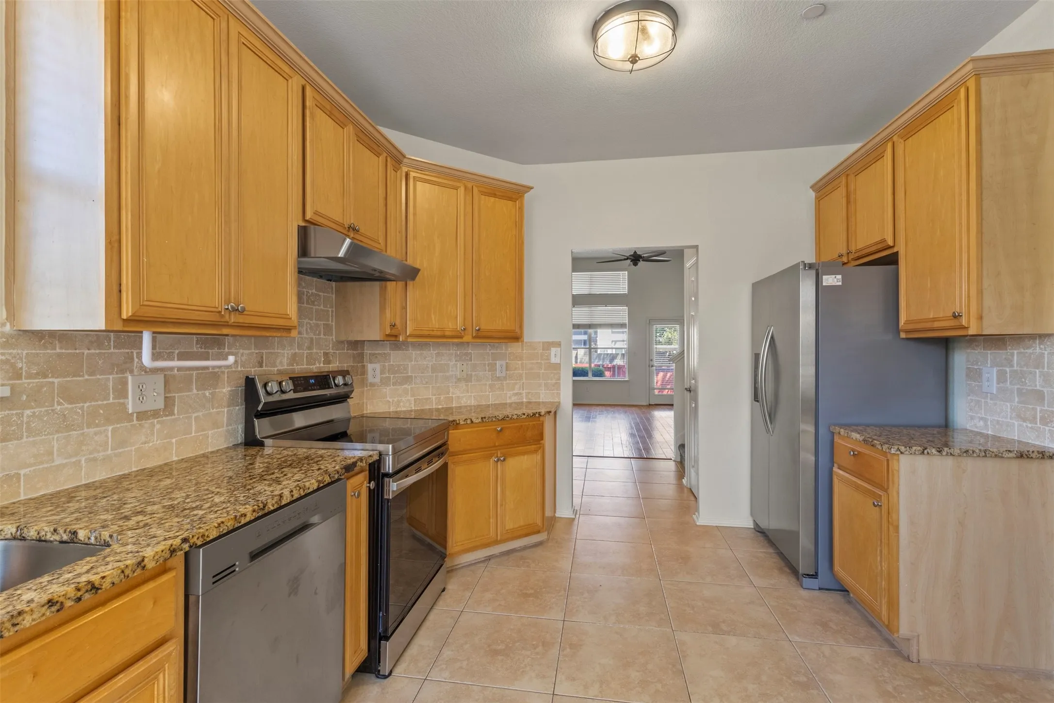 Townhouse For Sale in Collin County , 2949 Jowett Drive, Plano, Texas 75025, 3 Bedroom, 3 Bathroom, 2 Garage spaces, 1,939 Sqft, built in 2002, mls#21332062, Real Estate Agent in Plano, Homes For Sale in Collin county, Homes For Sale in Plano, Realtor in Plano Texas, Real Estate Brokerage Independent Realty Texas, Luminita Cordes Realtor