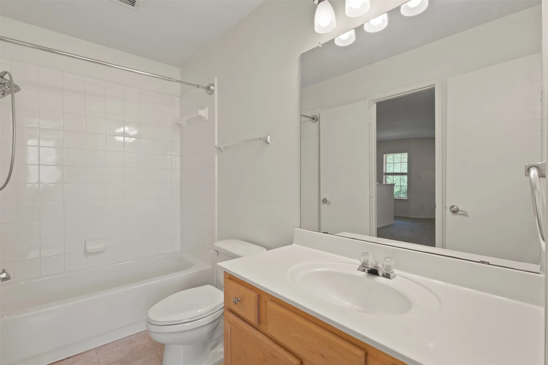 Townhouse For Sale in Collin County , 2949 Jowett Drive, Plano, Texas 75025, 3 Bedroom, 3 Bathroom, 2 Garage spaces, 1,939 Sqft, built in 2002, mls#21332062, Real Estate Agent in Plano, Homes For Sale in Collin county, Homes For Sale in Plano, Realtor in Plano Texas, Real Estate Brokerage Independent Realty Texas, Luminita Cordes Realtor