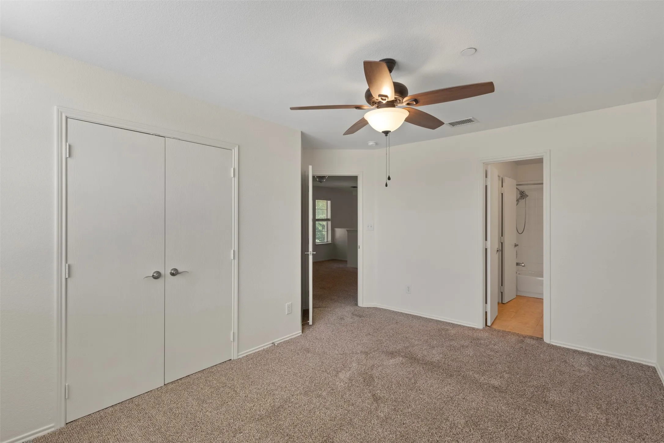 Townhouse For Sale in Collin County , 2949 Jowett Drive, Plano, Texas 75025, 3 Bedroom, 3 Bathroom, 2 Garage spaces, 1,939 Sqft, built in 2002, mls#21332062, Real Estate Agent in Plano, Homes For Sale in Collin county, Homes For Sale in Plano, Realtor in Plano Texas, Real Estate Brokerage Independent Realty Texas, Luminita Cordes Realtor