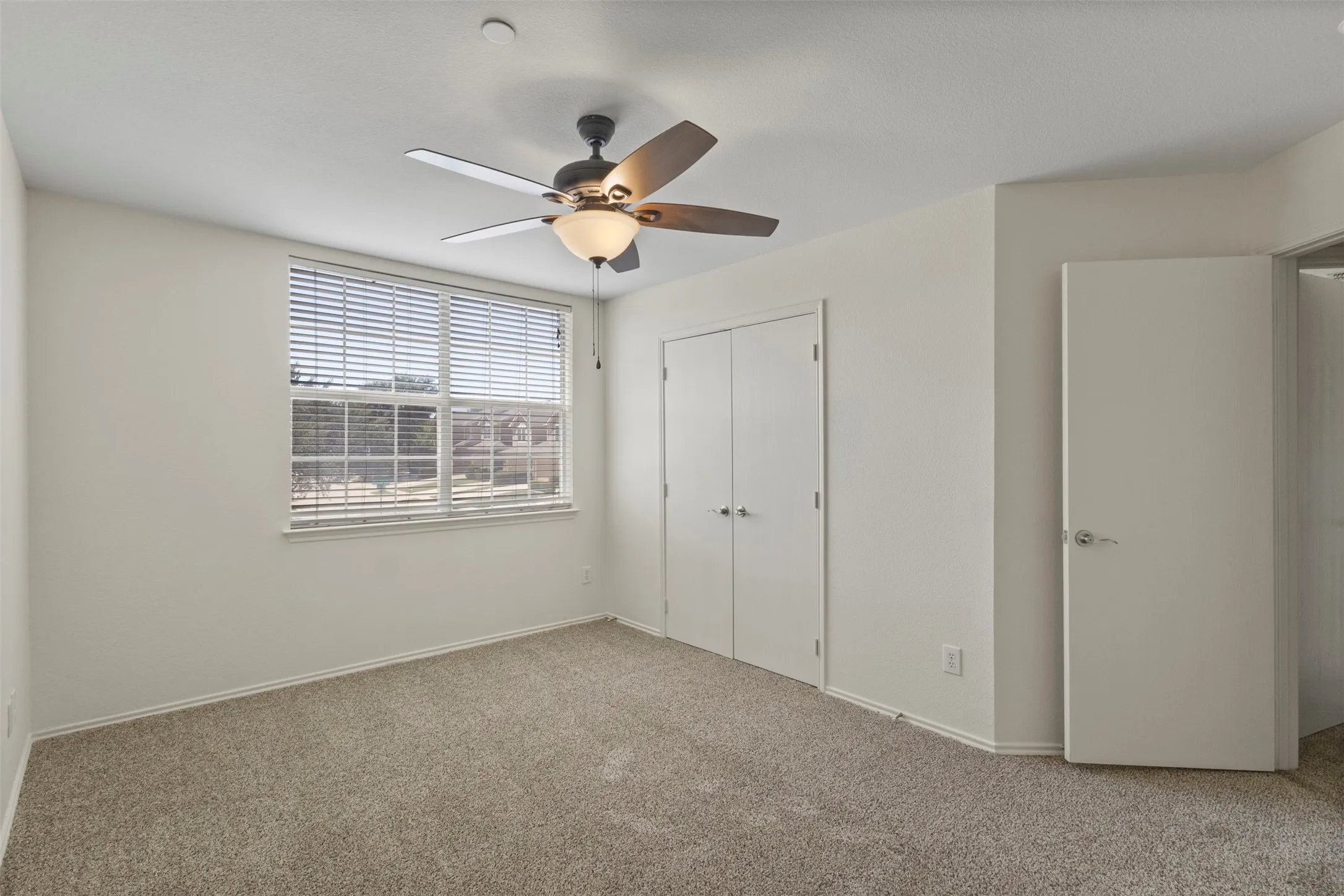 Townhouse For Sale in Collin County , 2949 Jowett Drive, Plano, Texas 75025, 3 Bedroom, 3 Bathroom, 2 Garage spaces, 1,939 Sqft, built in 2002, mls#21332062, Real Estate Agent in Plano, Homes For Sale in Collin county, Homes For Sale in Plano, Realtor in Plano Texas, Real Estate Brokerage Independent Realty Texas, Luminita Cordes Realtor