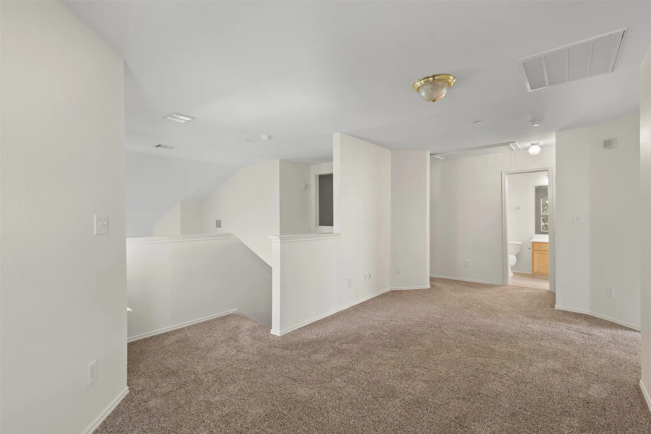 Townhouse For Sale in Collin County , 2949 Jowett Drive, Plano, Texas 75025, 3 Bedroom, 3 Bathroom, 2 Garage spaces, 1,939 Sqft, built in 2002, mls#21332062, Real Estate Agent in Plano, Homes For Sale in Collin county, Homes For Sale in Plano, Realtor in Plano Texas, Real Estate Brokerage Independent Realty Texas, Luminita Cordes Realtor