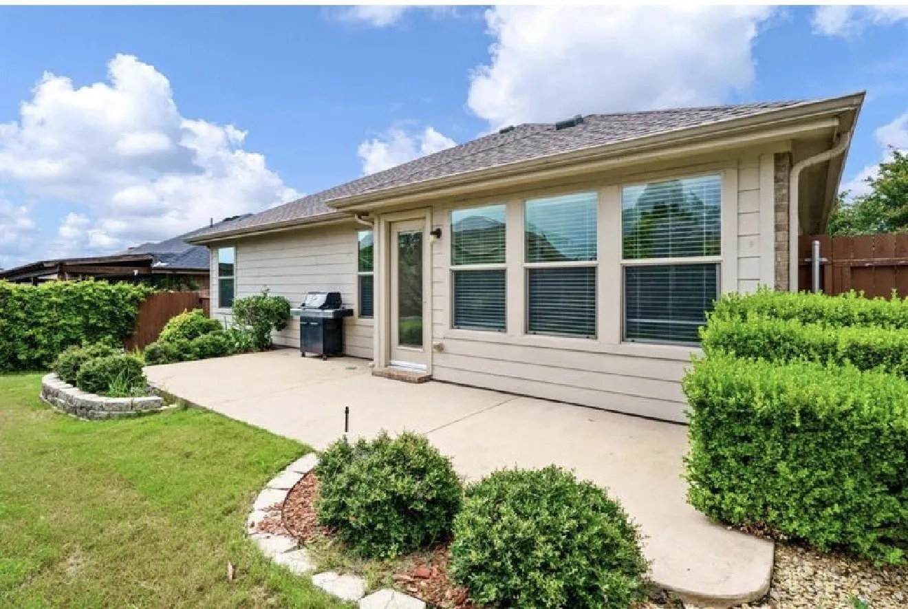 Single Family Residence For Sale in Collin County , 227 Creekwood Drive, Princeton, Texas 75407, 4 Bedroom, 2 Bathroom, 2 Garage spaces, 1,970 Sqft, built in 2010, mls#21351009, Real Estate Agent in Princeton, Homes For Sale in Collin county, Homes For Sale in Princeton, Realtor in Princeton Texas, Real Estate Brokerage Independent Realty Texas, Luminita Cordes Realtor