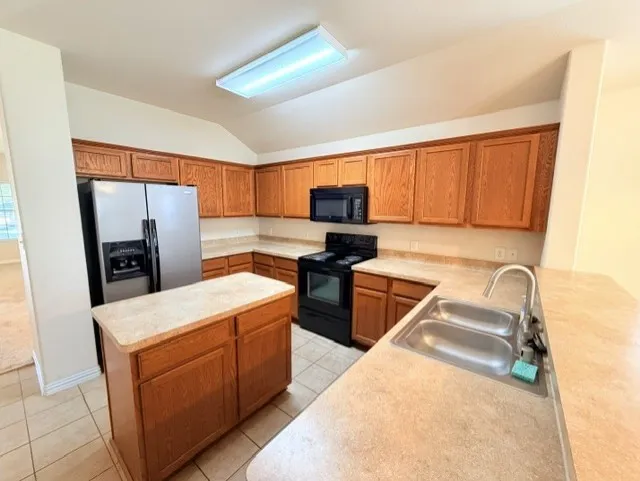 Single Family Residence For Sale in Collin County , 227 Creekwood Drive, Princeton, Texas 75407, 4 Bedroom, 2 Bathroom, 2 Garage spaces, 1,970 Sqft, built in 2010, mls#21351009, Real Estate Agent in Princeton, Homes For Sale in Collin county, Homes For Sale in Princeton, Realtor in Princeton Texas, Real Estate Brokerage Independent Realty Texas, Luminita Cordes Realtor