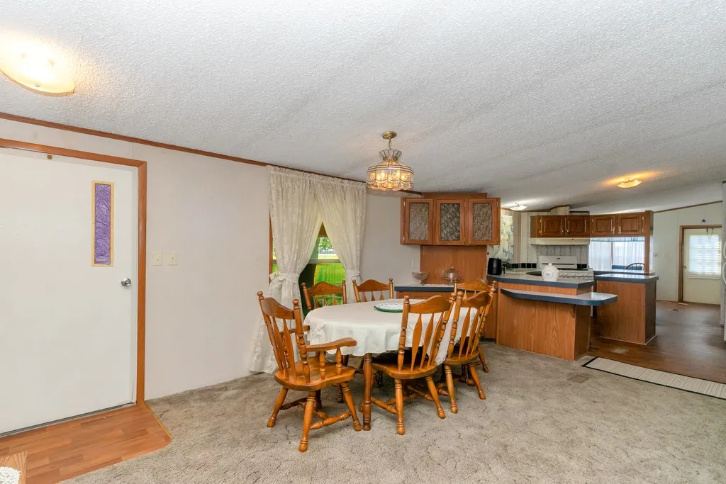 Mobile Home For Sale in Hill County , 409 S Main, Covington, Texas 76636, 3 Bedroom, 2 Bathroom, Garage spaces, 1,568 Sqft, built in 1996, mls#21350998, Real Estate Agent in Covington, Homes For Sale in Hill county, Homes For Sale in Covington, Realtor in Covington Texas, Real Estate Brokerage Independent Realty Texas, Luminita Cordes Realtor