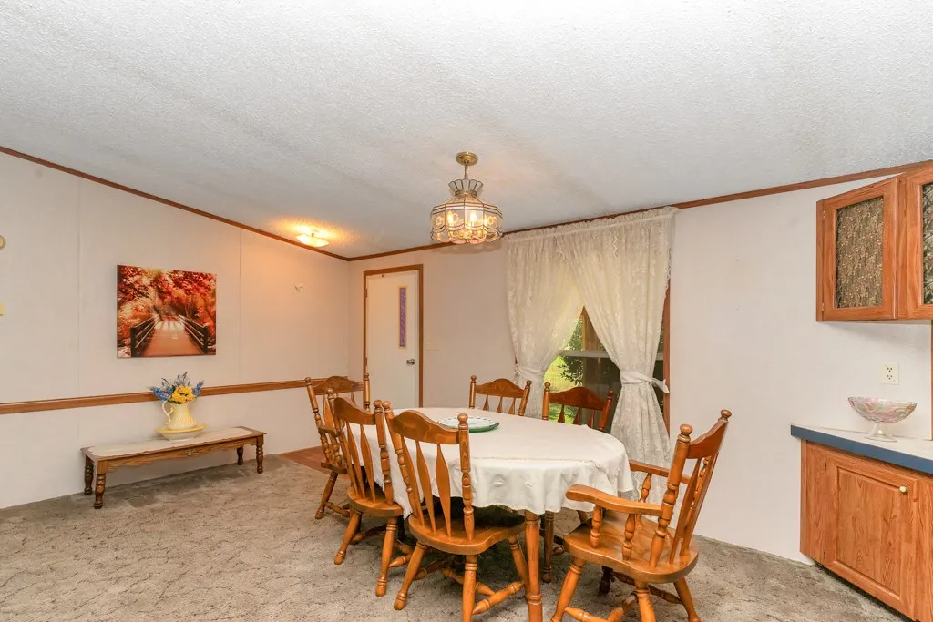 Mobile Home For Sale in Hill County , 409 S Main, Covington, Texas 76636, 3 Bedroom, 2 Bathroom, Garage spaces, 1,568 Sqft, built in 1996, mls#21350998, Real Estate Agent in Covington, Homes For Sale in Hill county, Homes For Sale in Covington, Realtor in Covington Texas, Real Estate Brokerage Independent Realty Texas, Luminita Cordes Realtor