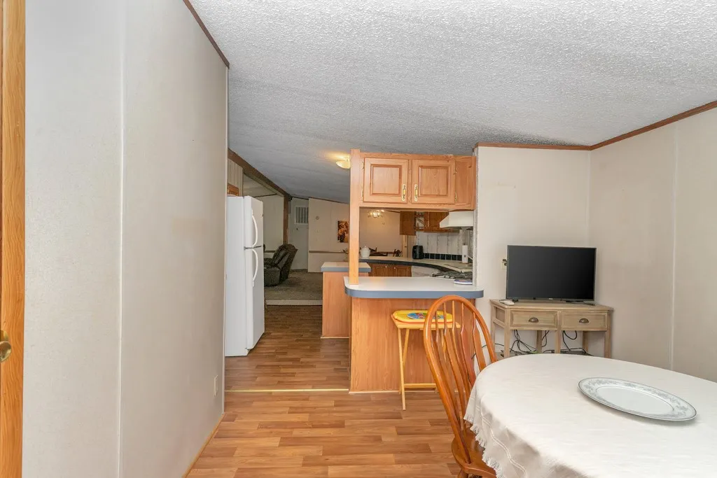 Mobile Home For Sale in Hill County , 409 S Main, Covington, Texas 76636, 3 Bedroom, 2 Bathroom, Garage spaces, 1,568 Sqft, built in 1996, mls#21350998, Real Estate Agent in Covington, Homes For Sale in Hill county, Homes For Sale in Covington, Realtor in Covington Texas, Real Estate Brokerage Independent Realty Texas, Luminita Cordes Realtor