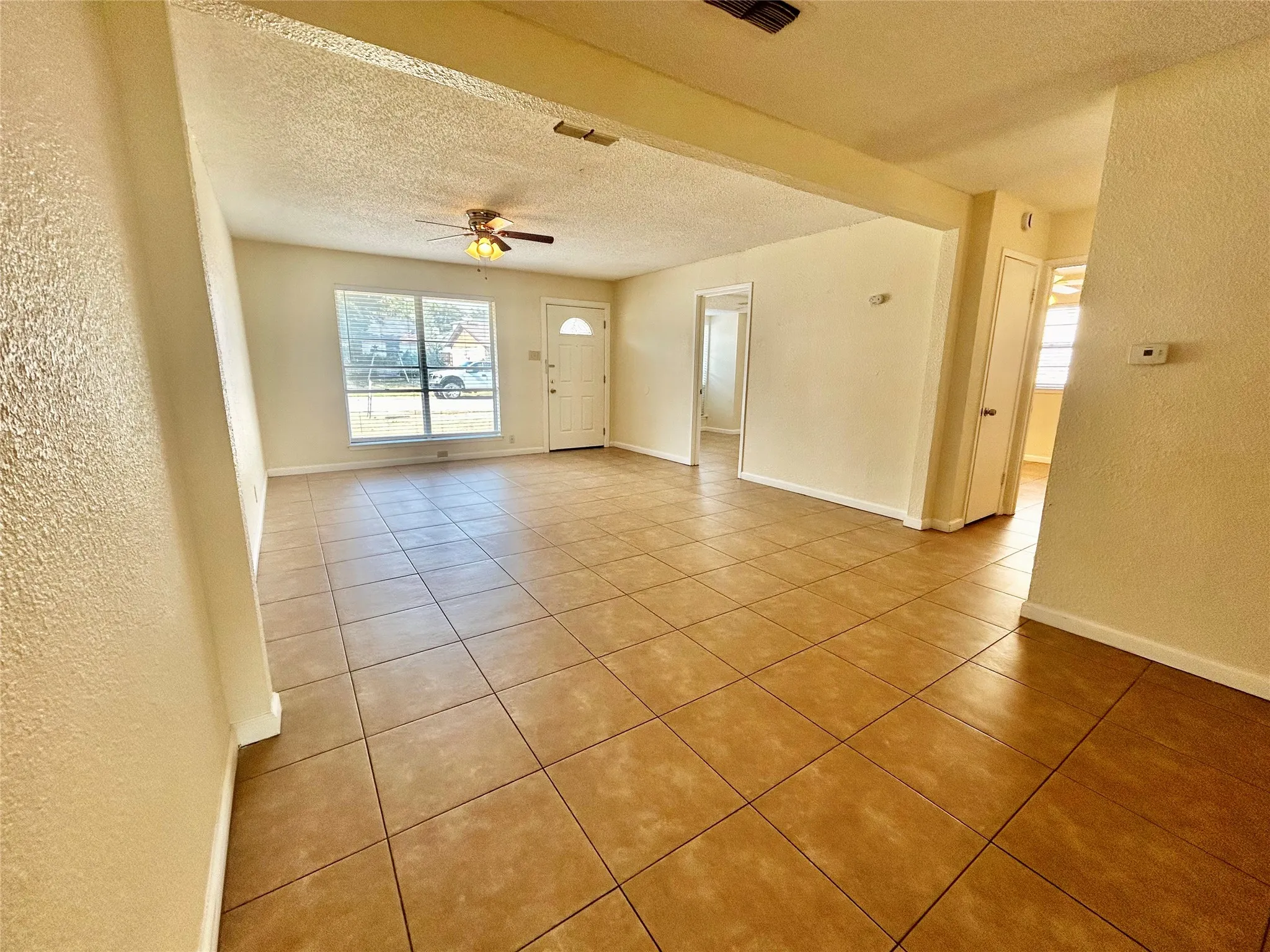 Single Family Residence For Rent in Tarrant County , 5908 Derek Drive, Watauga, Texas 76148, 3 Bedroom, 2 Bathroom, 2 Garage spaces, 1,356 Sqft, built in 1968, mls#21351024, Real Estate Agent in Watauga, Homes For Rent in Tarrant county, Homes For Rent in Watauga, Realtor in Watauga Texas, Real Estate Brokerage Independent Realty Texas, Luminita Cordes Realtor