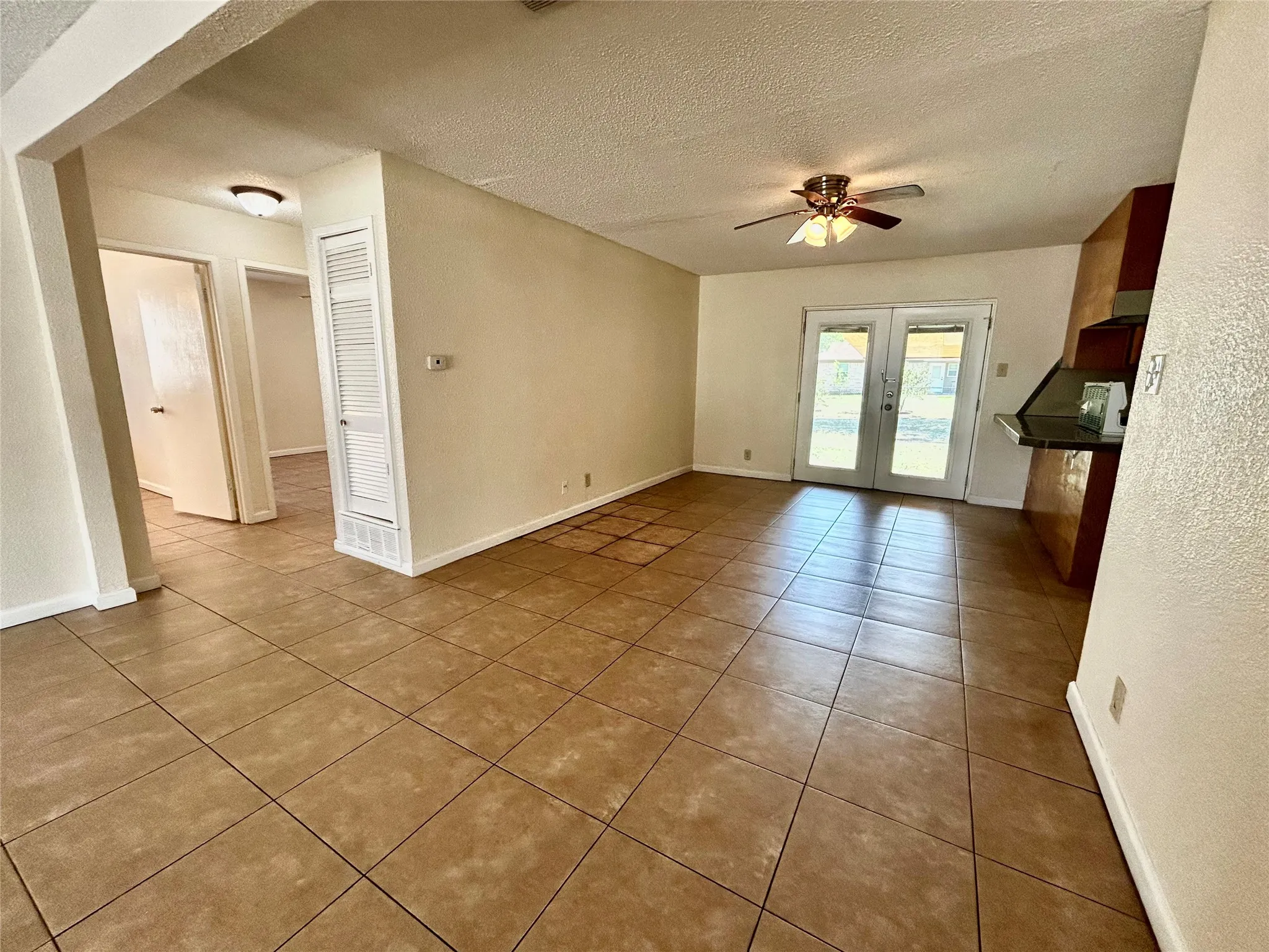 Single Family Residence For Rent in Tarrant County , 5908 Derek Drive, Watauga, Texas 76148, 3 Bedroom, 2 Bathroom, 2 Garage spaces, 1,356 Sqft, built in 1968, mls#21351024, Real Estate Agent in Watauga, Homes For Rent in Tarrant county, Homes For Rent in Watauga, Realtor in Watauga Texas, Real Estate Brokerage Independent Realty Texas, Luminita Cordes Realtor