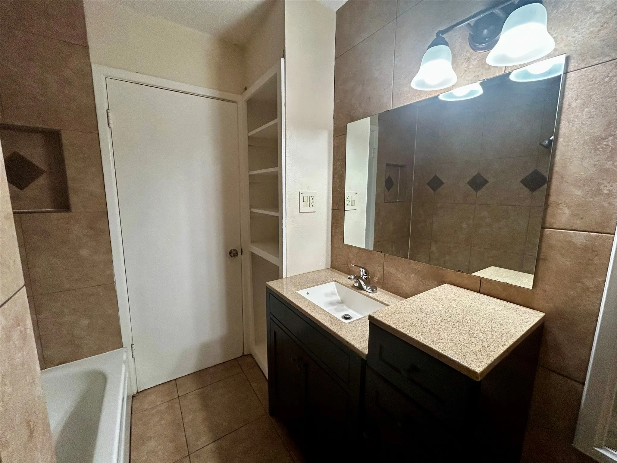Single Family Residence For Rent in Tarrant County , 5908 Derek Drive, Watauga, Texas 76148, 3 Bedroom, 2 Bathroom, 2 Garage spaces, 1,356 Sqft, built in 1968, mls#21351024, Real Estate Agent in Watauga, Homes For Rent in Tarrant county, Homes For Rent in Watauga, Realtor in Watauga Texas, Real Estate Brokerage Independent Realty Texas, Luminita Cordes Realtor