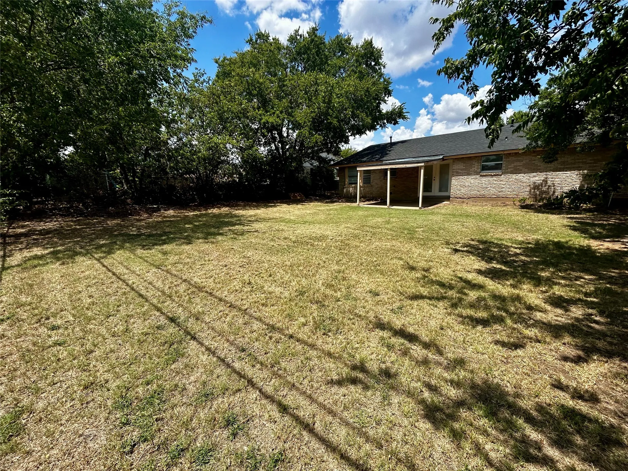 Single Family Residence For Rent in Tarrant County , 5908 Derek Drive, Watauga, Texas 76148, 3 Bedroom, 2 Bathroom, 2 Garage spaces, 1,356 Sqft, built in 1968, mls#21351024, Real Estate Agent in Watauga, Homes For Rent in Tarrant county, Homes For Rent in Watauga, Realtor in Watauga Texas, Real Estate Brokerage Independent Realty Texas, Luminita Cordes Realtor