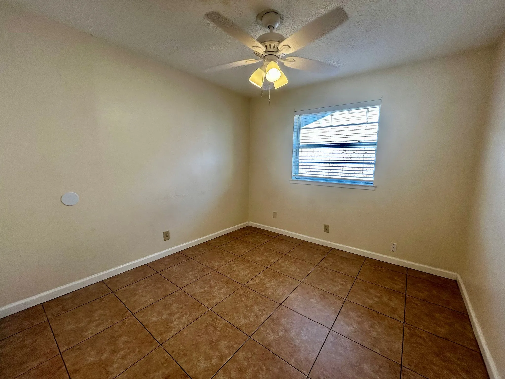 Single Family Residence For Rent in Tarrant County , 5908 Derek Drive, Watauga, Texas 76148, 3 Bedroom, 2 Bathroom, 2 Garage spaces, 1,356 Sqft, built in 1968, mls#21351024, Real Estate Agent in Watauga, Homes For Rent in Tarrant county, Homes For Rent in Watauga, Realtor in Watauga Texas, Real Estate Brokerage Independent Realty Texas, Luminita Cordes Realtor