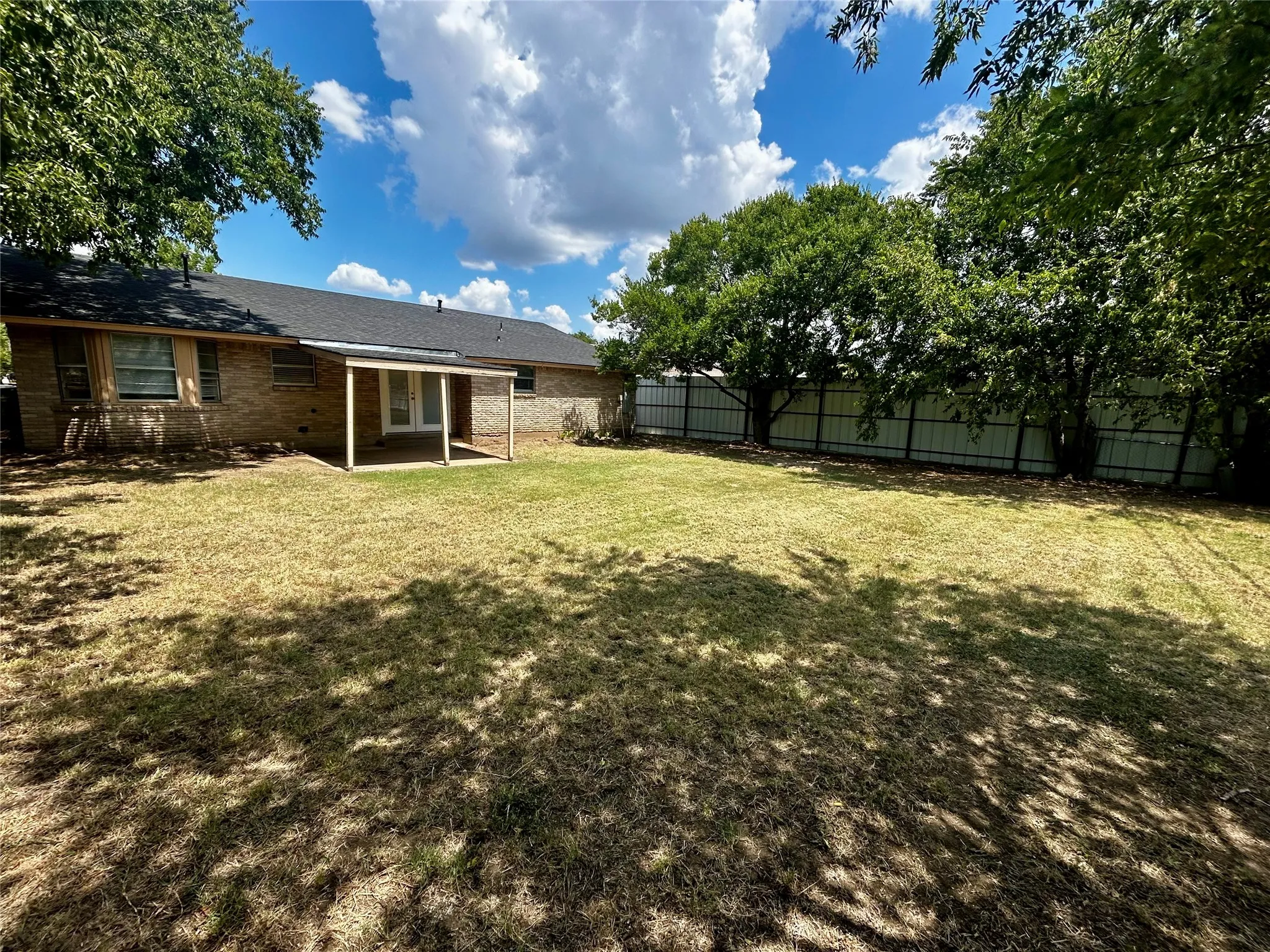 Single Family Residence For Rent in Tarrant County , 5908 Derek Drive, Watauga, Texas 76148, 3 Bedroom, 2 Bathroom, 2 Garage spaces, 1,356 Sqft, built in 1968, mls#21351024, Real Estate Agent in Watauga, Homes For Rent in Tarrant county, Homes For Rent in Watauga, Realtor in Watauga Texas, Real Estate Brokerage Independent Realty Texas, Luminita Cordes Realtor