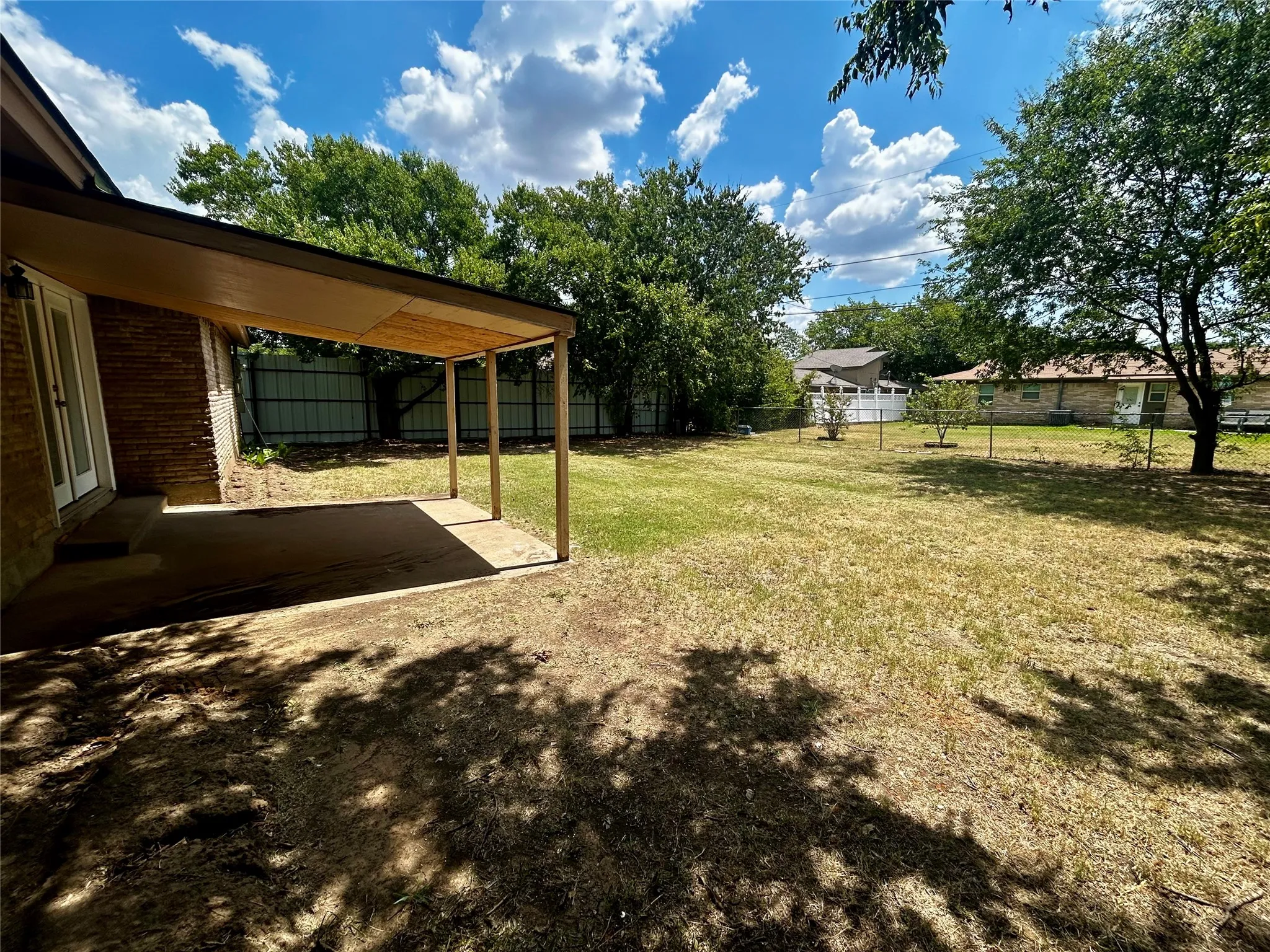Single Family Residence For Rent in Tarrant County , 5908 Derek Drive, Watauga, Texas 76148, 3 Bedroom, 2 Bathroom, 2 Garage spaces, 1,356 Sqft, built in 1968, mls#21351024, Real Estate Agent in Watauga, Homes For Rent in Tarrant county, Homes For Rent in Watauga, Realtor in Watauga Texas, Real Estate Brokerage Independent Realty Texas, Luminita Cordes Realtor