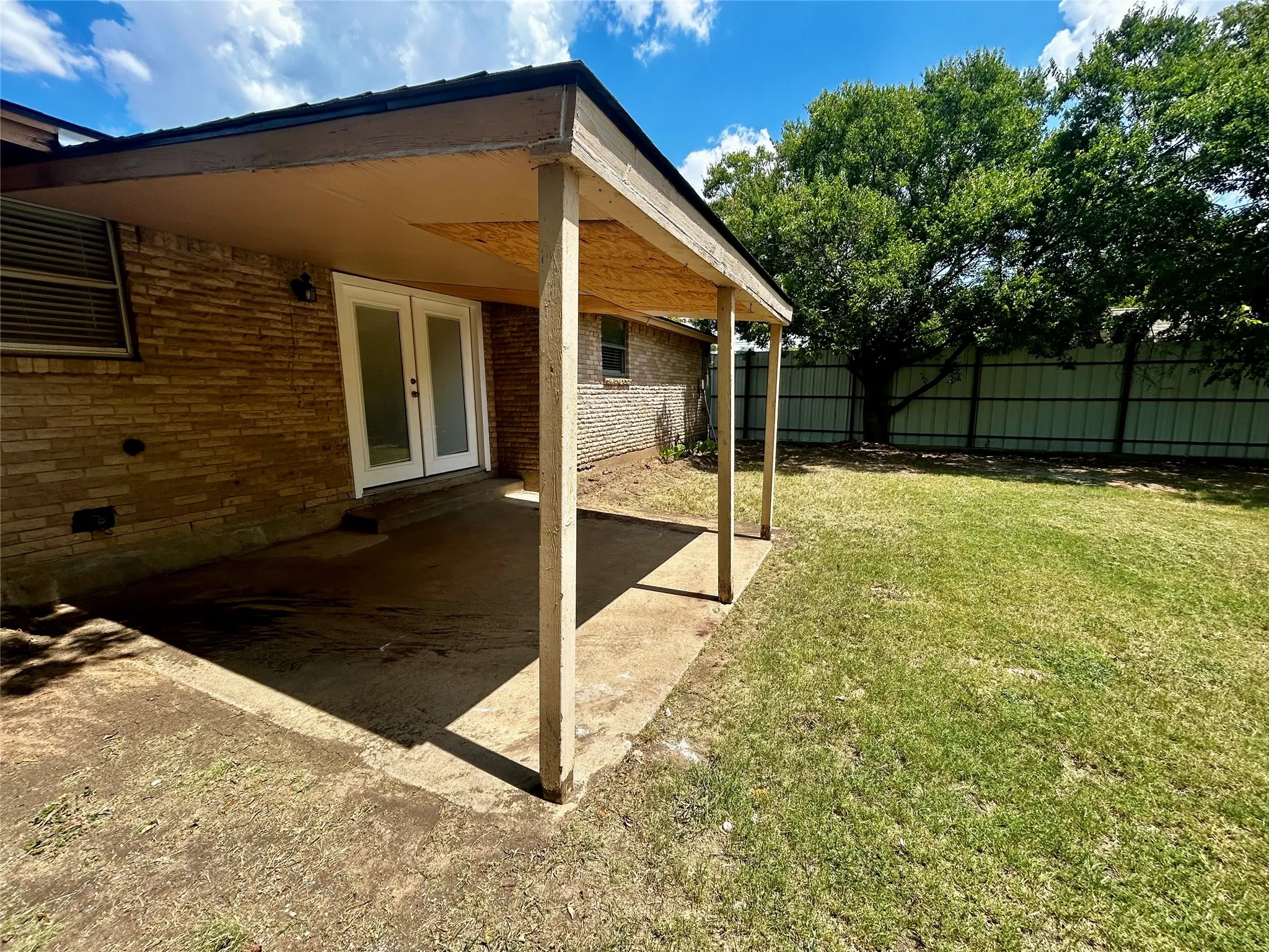 Single Family Residence For Rent in Tarrant County , 5908 Derek Drive, Watauga, Texas 76148, 3 Bedroom, 2 Bathroom, 2 Garage spaces, 1,356 Sqft, built in 1968, mls#21351024, Real Estate Agent in Watauga, Homes For Rent in Tarrant county, Homes For Rent in Watauga, Realtor in Watauga Texas, Real Estate Brokerage Independent Realty Texas, Luminita Cordes Realtor