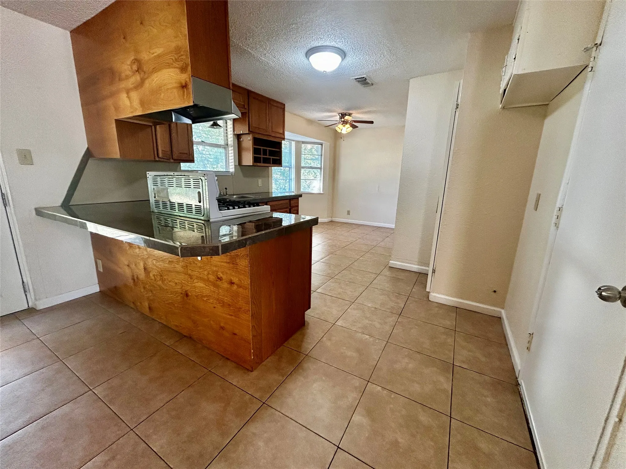 Single Family Residence For Rent in Tarrant County , 5908 Derek Drive, Watauga, Texas 76148, 3 Bedroom, 2 Bathroom, 2 Garage spaces, 1,356 Sqft, built in 1968, mls#21351024, Real Estate Agent in Watauga, Homes For Rent in Tarrant county, Homes For Rent in Watauga, Realtor in Watauga Texas, Real Estate Brokerage Independent Realty Texas, Luminita Cordes Realtor