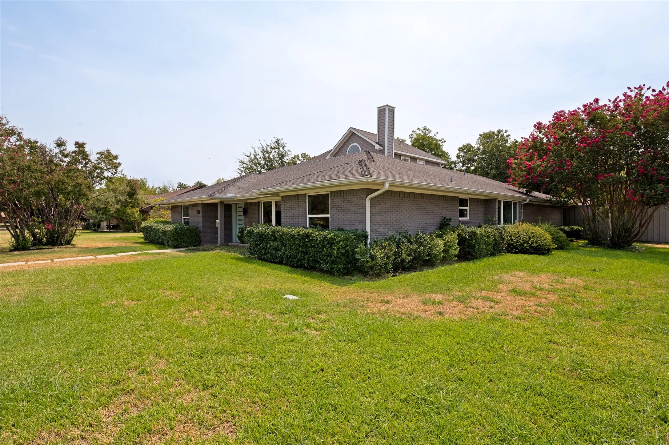 Single Family Residence For Sale in Dallas County , 3206 Rotan Lane, Dallas, Texas 75229, 5 Bedroom, 5 Bathroom, 2 Garage spaces, 4,276 Sqft, built in 1967, mls#21350983, Real Estate Agent in Dallas, Homes For Sale in Dallas county, Homes For Sale in Dallas, Realtor in Dallas Texas, Real Estate Brokerage Independent Realty Texas, Luminita Cordes Realtor