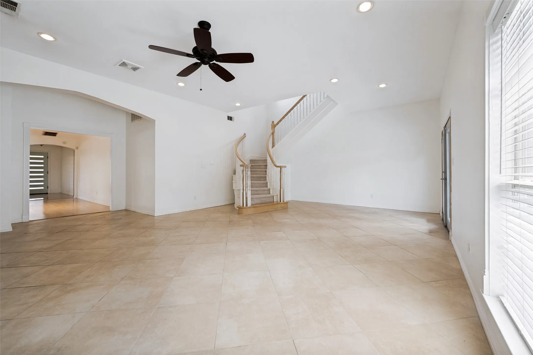 Single Family Residence For Sale in Dallas County , 3206 Rotan Lane, Dallas, Texas 75229, 5 Bedroom, 5 Bathroom, 2 Garage spaces, 4,276 Sqft, built in 1967, mls#21350983, Real Estate Agent in Dallas, Homes For Sale in Dallas county, Homes For Sale in Dallas, Realtor in Dallas Texas, Real Estate Brokerage Independent Realty Texas, Luminita Cordes Realtor