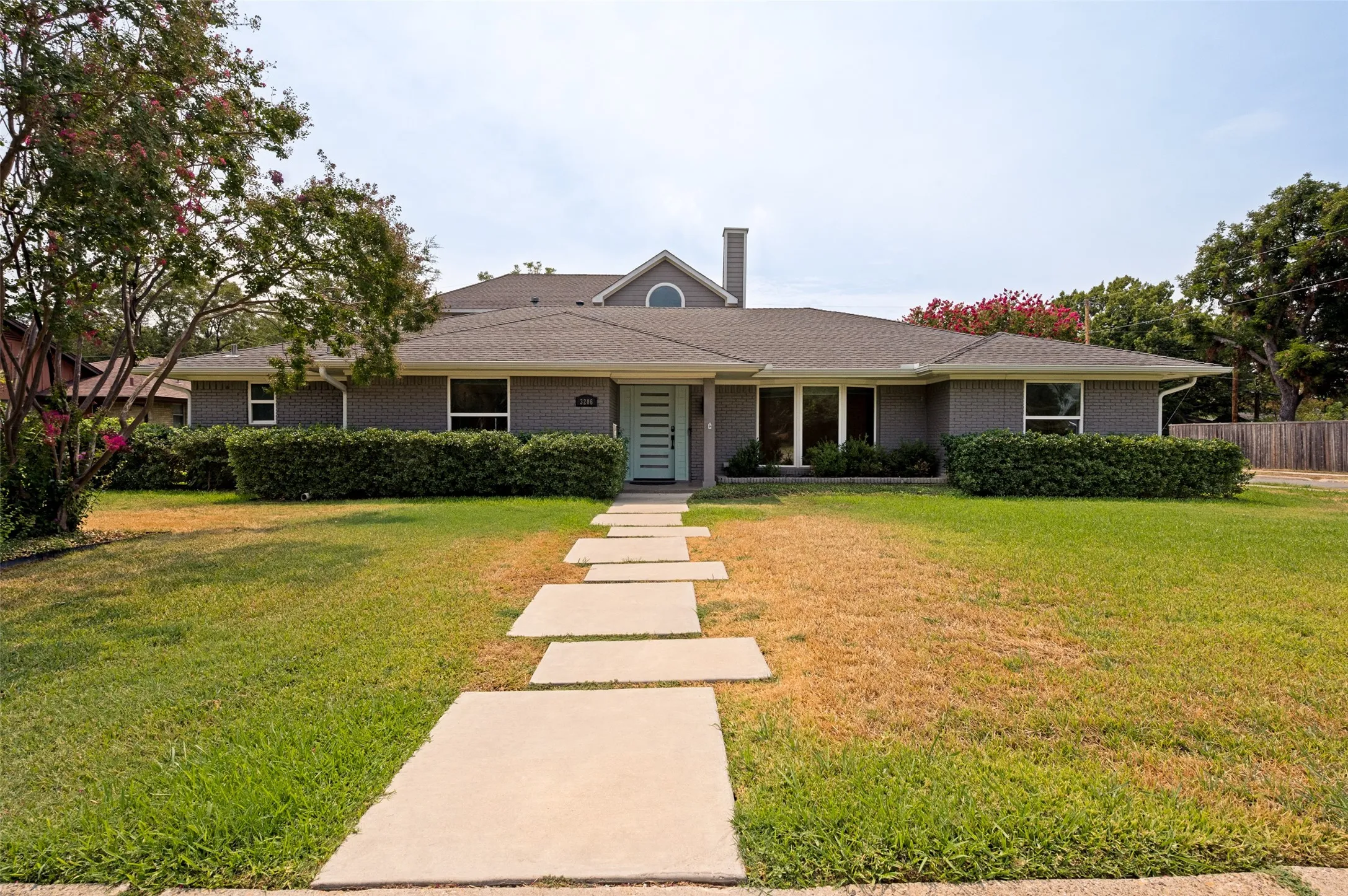 Single Family Residence For Sale in Dallas County , 3206 Rotan Lane, Dallas, Texas 75229, 5 Bedroom, 5 Bathroom, 2 Garage spaces, 4,276 Sqft, built in 1967, mls#21350983, Real Estate Agent in Dallas, Homes For Sale in Dallas county, Homes For Sale in Dallas, Realtor in Dallas Texas, Real Estate Brokerage Independent Realty Texas, Luminita Cordes Realtor