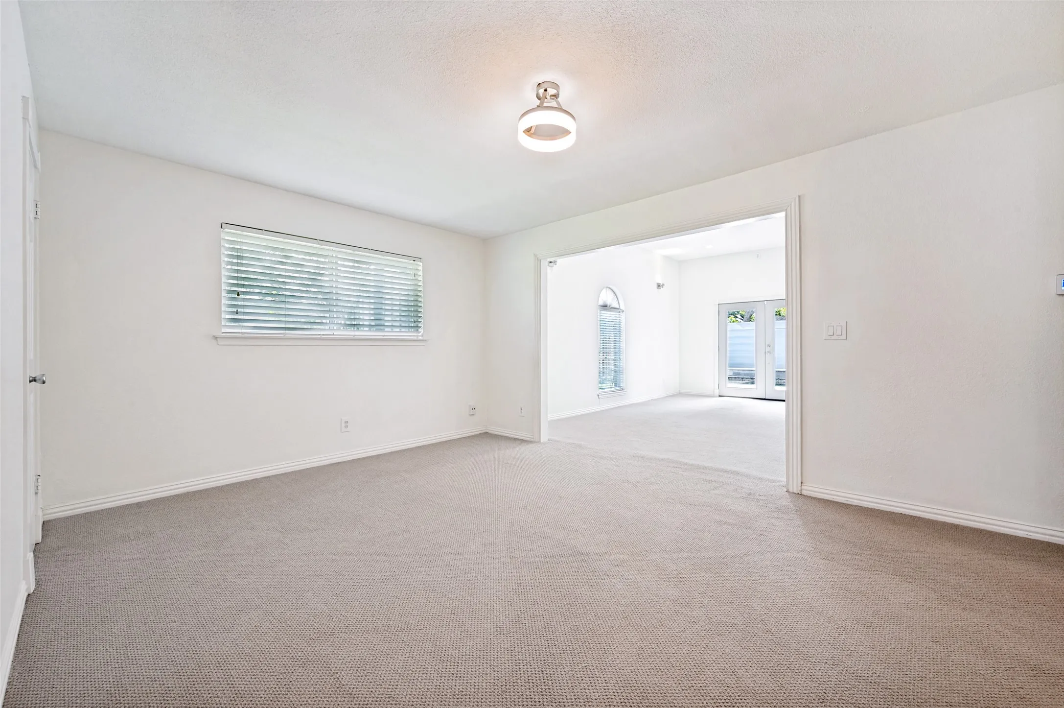 Single Family Residence For Sale in Dallas County , 3206 Rotan Lane, Dallas, Texas 75229, 5 Bedroom, 5 Bathroom, 2 Garage spaces, 4,276 Sqft, built in 1967, mls#21350983, Real Estate Agent in Dallas, Homes For Sale in Dallas county, Homes For Sale in Dallas, Realtor in Dallas Texas, Real Estate Brokerage Independent Realty Texas, Luminita Cordes Realtor