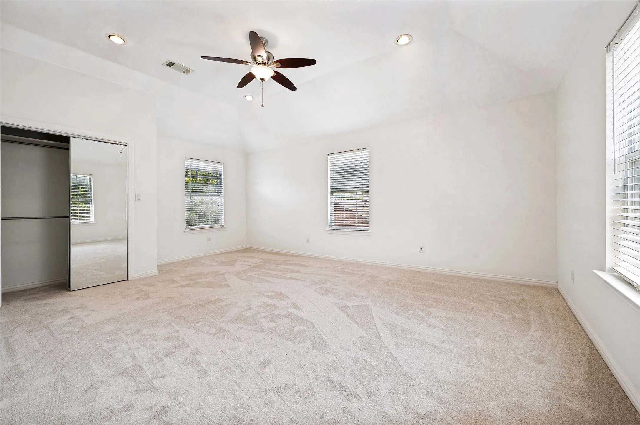 Single Family Residence For Sale in Dallas County , 3206 Rotan Lane, Dallas, Texas 75229, 5 Bedroom, 5 Bathroom, 2 Garage spaces, 4,276 Sqft, built in 1967, mls#21350983, Real Estate Agent in Dallas, Homes For Sale in Dallas county, Homes For Sale in Dallas, Realtor in Dallas Texas, Real Estate Brokerage Independent Realty Texas, Luminita Cordes Realtor