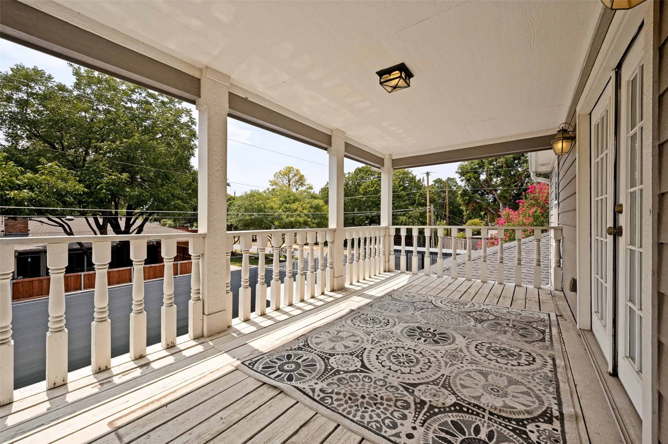 Single Family Residence For Sale in Dallas County , 3206 Rotan Lane, Dallas, Texas 75229, 5 Bedroom, 5 Bathroom, 2 Garage spaces, 4,276 Sqft, built in 1967, mls#21350983, Real Estate Agent in Dallas, Homes For Sale in Dallas county, Homes For Sale in Dallas, Realtor in Dallas Texas, Real Estate Brokerage Independent Realty Texas, Luminita Cordes Realtor