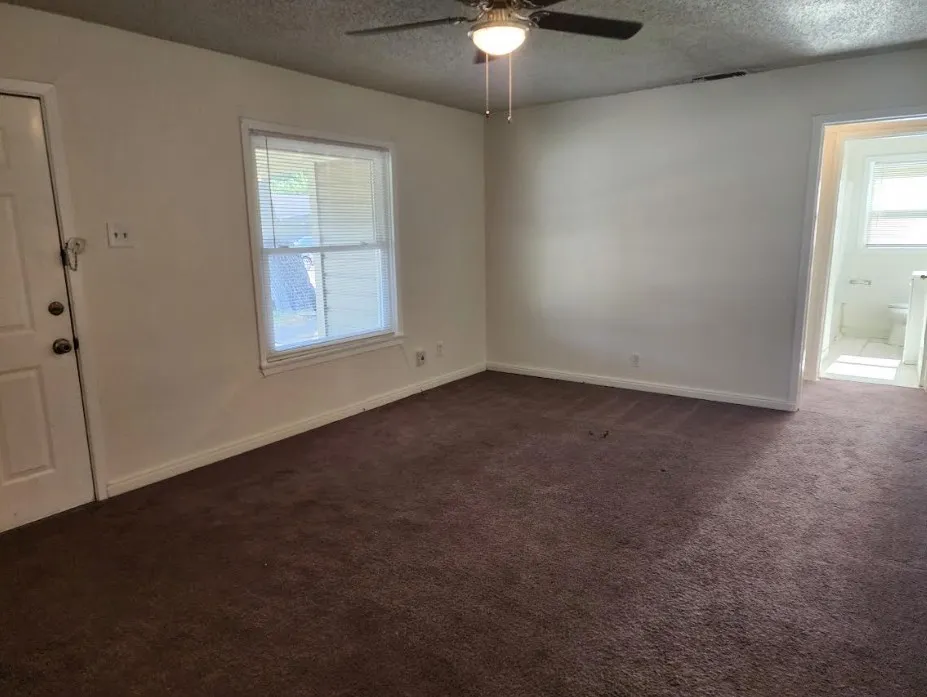 Single Family Residence For Sale in Dallas County , 813 Choctaw Trace, Grand Prairie, Texas 75051, 3 Bedroom, 2 Bathroom, Garage spaces, 1,061 Sqft, built in 1942, mls#21340519, Real Estate Agent in Grand Prairie, Homes For Sale in Dallas county, Homes For Sale in Grand Prairie, Realtor in Grand Prairie Texas, Real Estate Brokerage Independent Realty Texas, Luminita Cordes Realtor