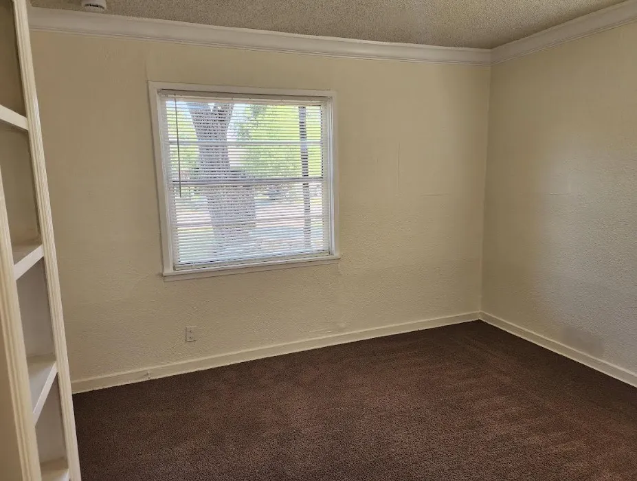 Single Family Residence For Sale in Dallas County , 813 Choctaw Trace, Grand Prairie, Texas 75051, 3 Bedroom, 2 Bathroom, Garage spaces, 1,061 Sqft, built in 1942, mls#21340519, Real Estate Agent in Grand Prairie, Homes For Sale in Dallas county, Homes For Sale in Grand Prairie, Realtor in Grand Prairie Texas, Real Estate Brokerage Independent Realty Texas, Luminita Cordes Realtor