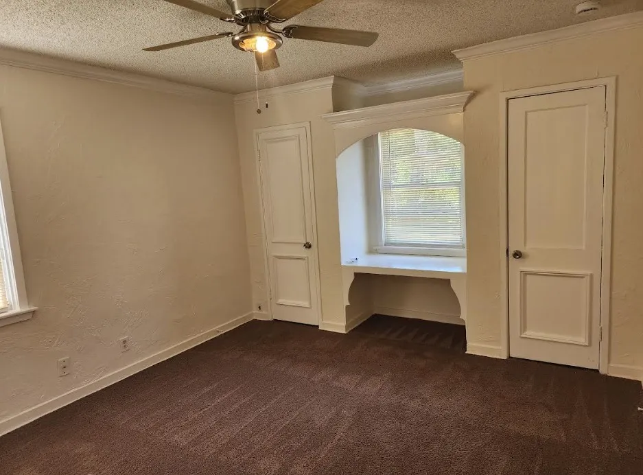 Single Family Residence For Sale in Dallas County , 813 Choctaw Trace, Grand Prairie, Texas 75051, 3 Bedroom, 2 Bathroom, Garage spaces, 1,061 Sqft, built in 1942, mls#21340519, Real Estate Agent in Grand Prairie, Homes For Sale in Dallas county, Homes For Sale in Grand Prairie, Realtor in Grand Prairie Texas, Real Estate Brokerage Independent Realty Texas, Luminita Cordes Realtor