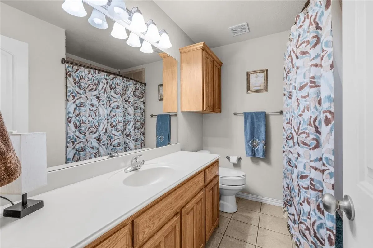 Single Family Residence For Sale in Parker County , 380 Lockwood Lane, Weatherford, Texas 76087, 4 Bedroom, 2 Bathroom, 2 Garage spaces, 2,031 Sqft, built in 2006, mls#21350680, Real Estate Agent in Weatherford, Homes For Sale in Parker county, Homes For Sale in Weatherford, Realtor in Weatherford Texas, Real Estate Brokerage Independent Realty Texas, Luminita Cordes Realtor