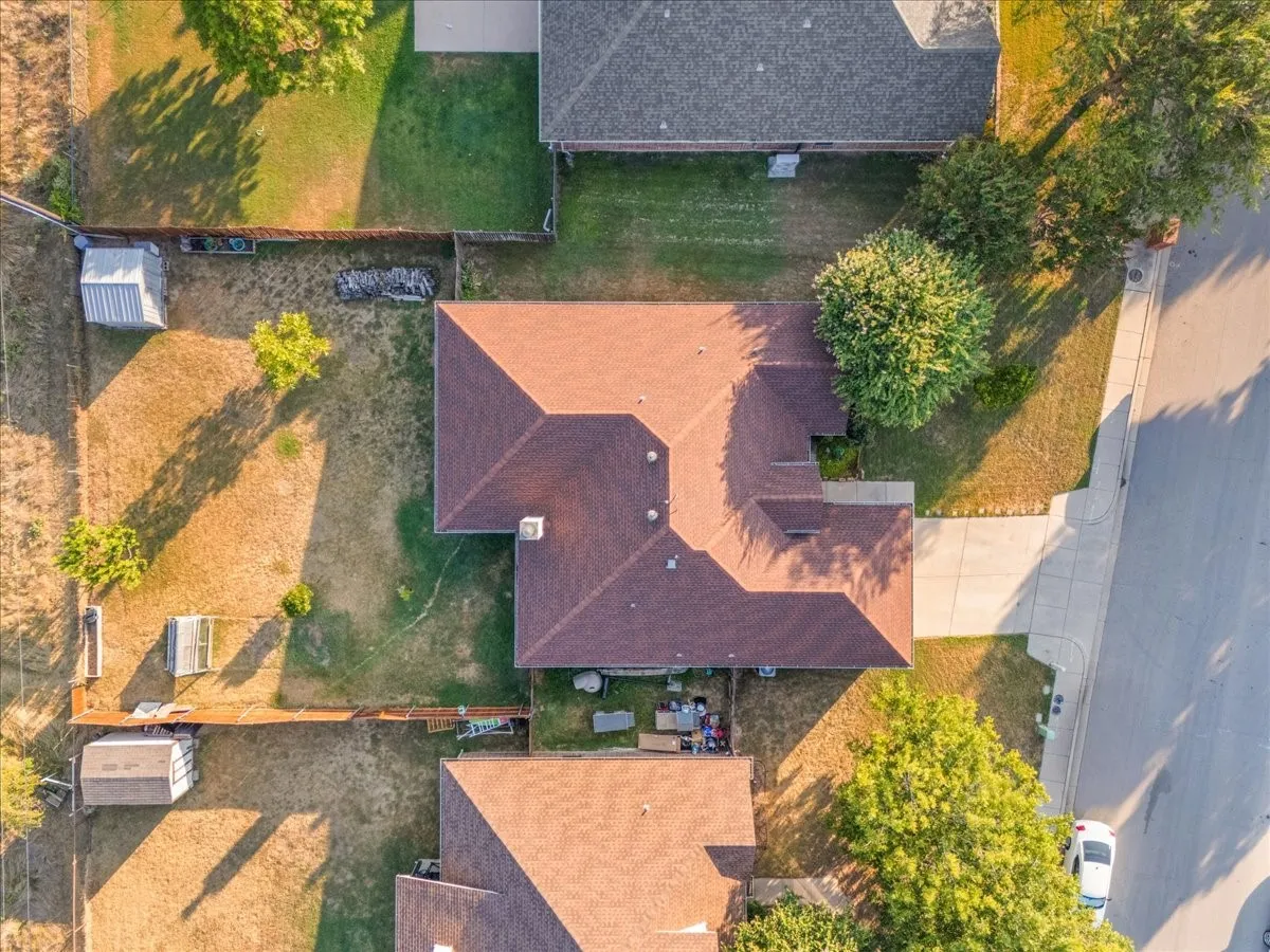 Single Family Residence For Sale in Parker County , 380 Lockwood Lane, Weatherford, Texas 76087, 4 Bedroom, 2 Bathroom, 2 Garage spaces, 2,031 Sqft, built in 2006, mls#21350680, Real Estate Agent in Weatherford, Homes For Sale in Parker county, Homes For Sale in Weatherford, Realtor in Weatherford Texas, Real Estate Brokerage Independent Realty Texas, Luminita Cordes Realtor