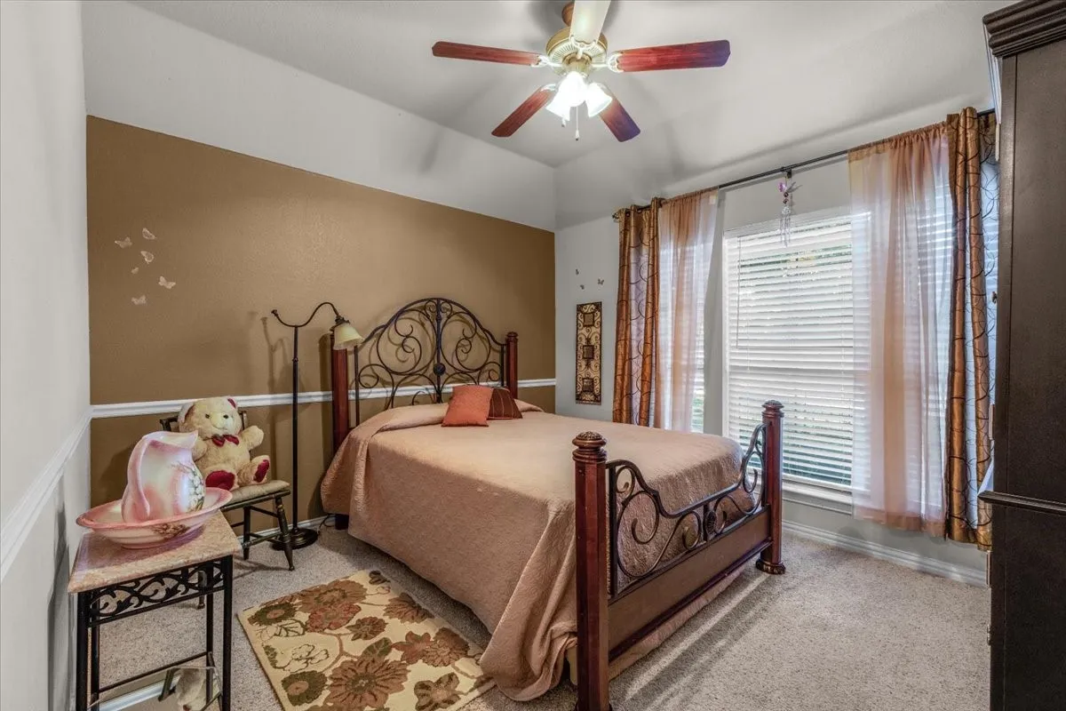Single Family Residence For Sale in Parker County , 380 Lockwood Lane, Weatherford, Texas 76087, 4 Bedroom, 2 Bathroom, 2 Garage spaces, 2,031 Sqft, built in 2006, mls#21350680, Real Estate Agent in Weatherford, Homes For Sale in Parker county, Homes For Sale in Weatherford, Realtor in Weatherford Texas, Real Estate Brokerage Independent Realty Texas, Luminita Cordes Realtor