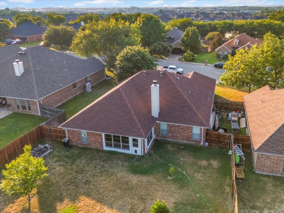 Single Family Residence For Sale in Parker County , 380 Lockwood Lane, Weatherford, Texas 76087, 4 Bedroom, 2 Bathroom, 2 Garage spaces, 2,031 Sqft, built in 2006, mls#21350680, Real Estate Agent in Weatherford, Homes For Sale in Parker county, Homes For Sale in Weatherford, Realtor in Weatherford Texas, Real Estate Brokerage Independent Realty Texas, Luminita Cordes Realtor